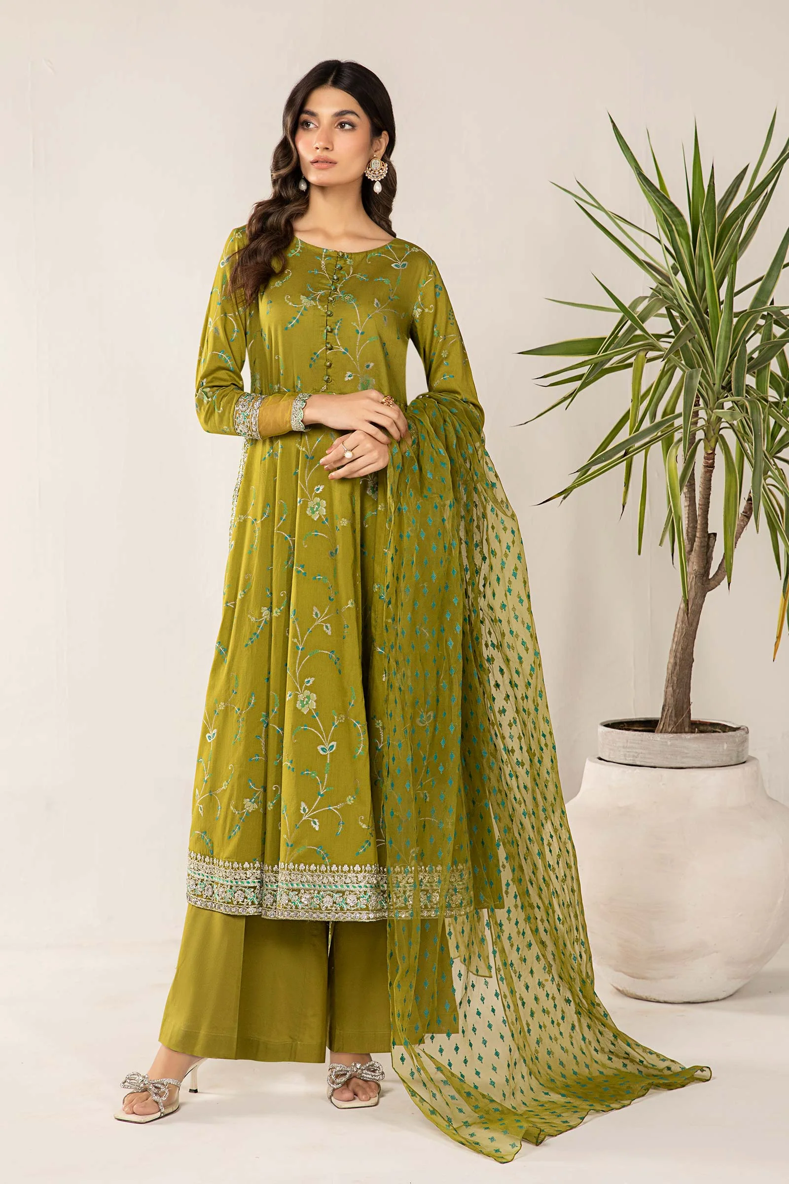 3 Piece Embroidered Jacquard Broshia Suit