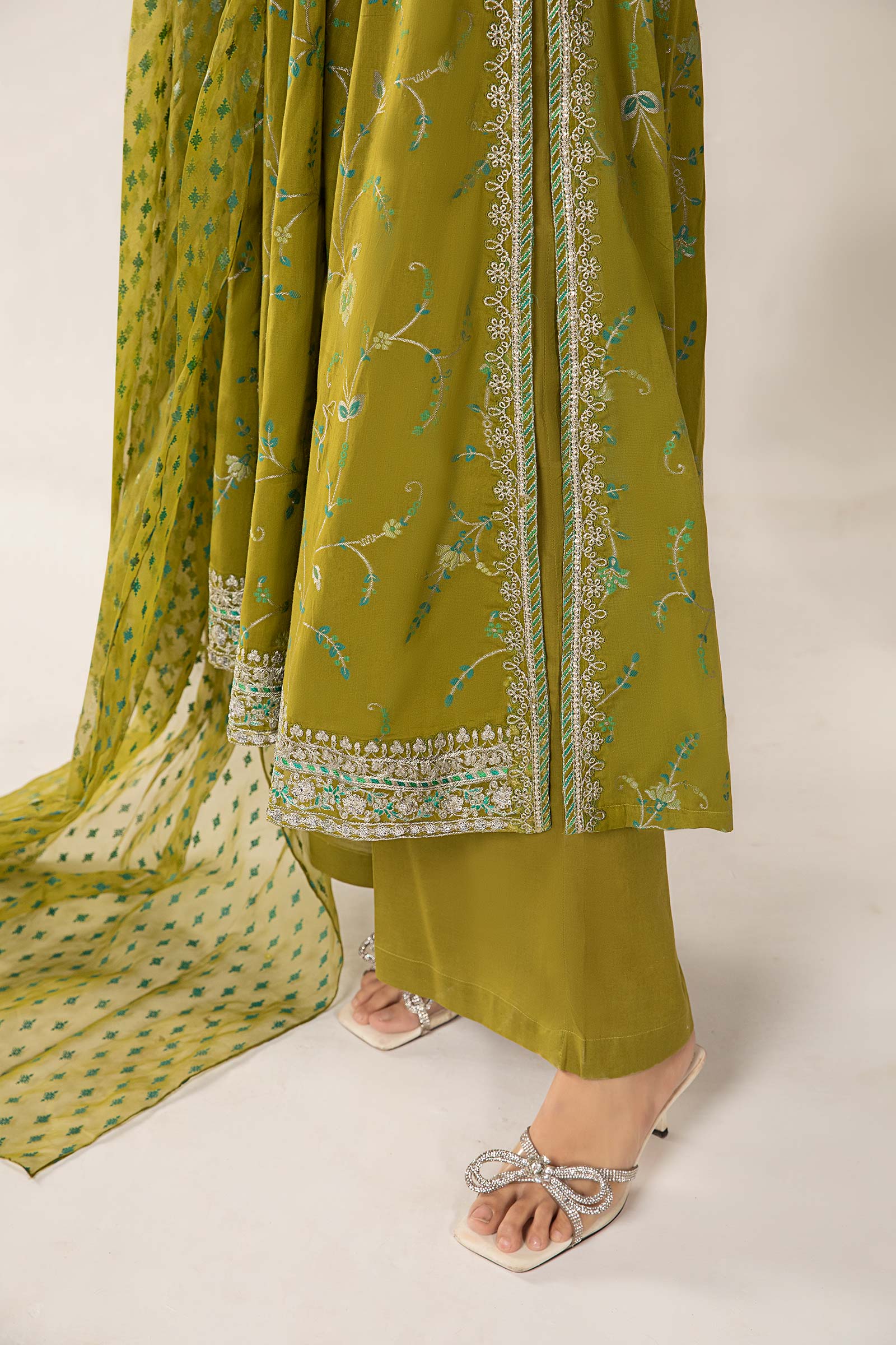 3 Piece Embroidered Jacquard Broshia Suit - Image 3