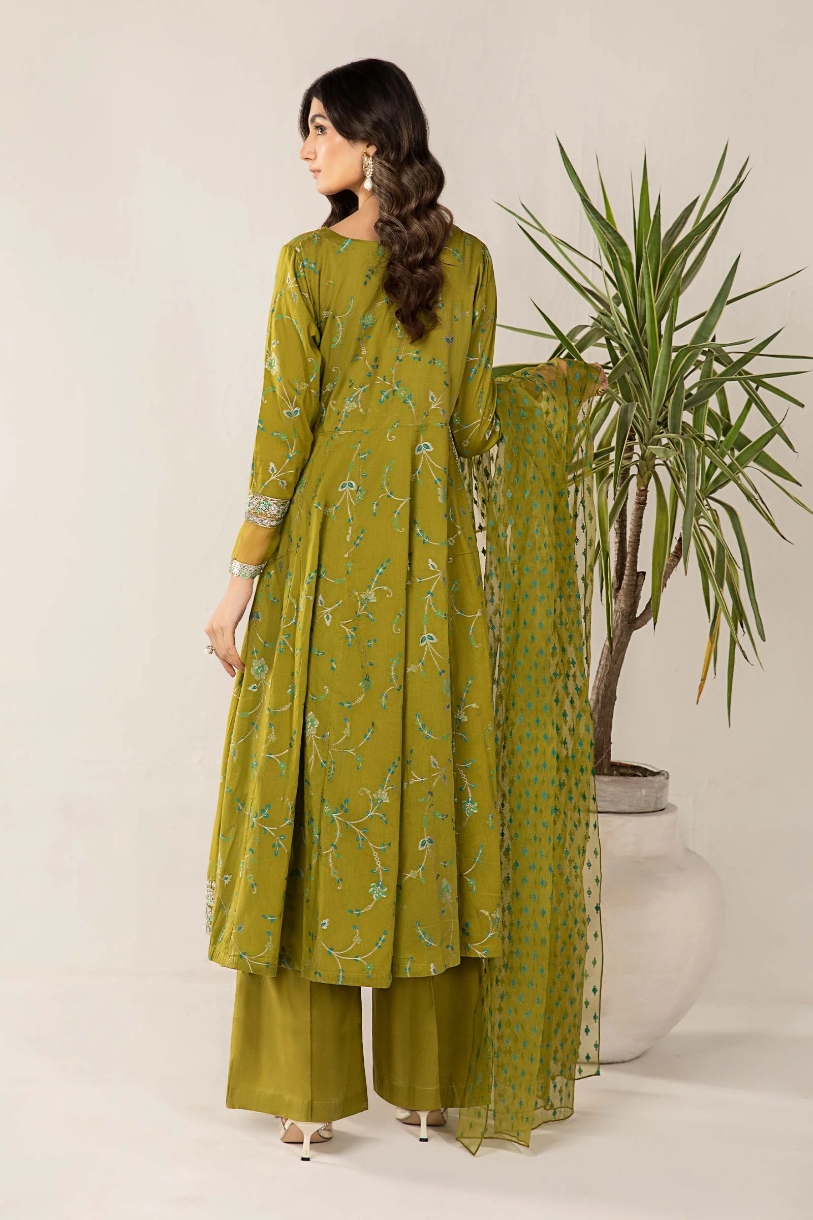 3 Piece Embroidered Jacquard Broshia Suit - Image 5