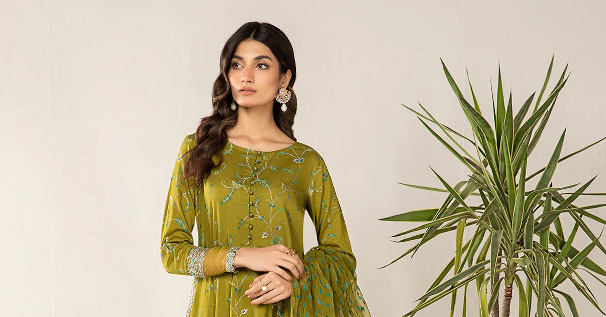 3 Piece Embroidered Jacquard Broshia Suit - Image 6