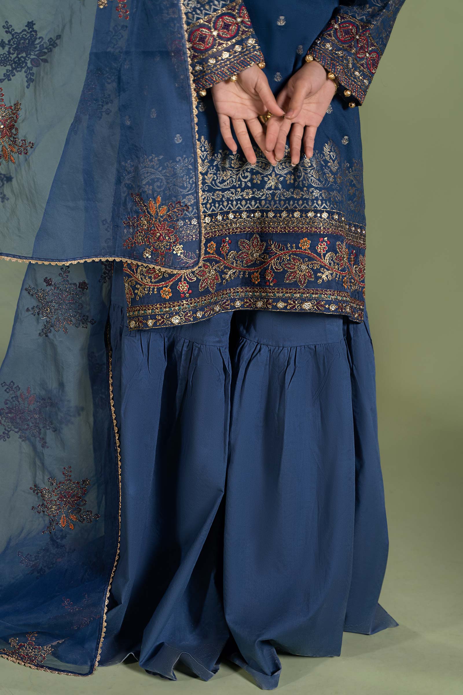 3 Piece Embroidered Jacquard Broshia Suit - Image 4