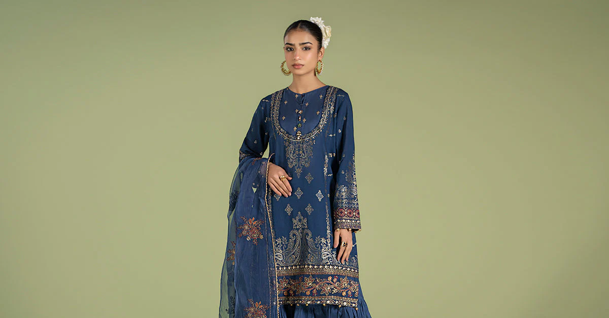 3 Piece Embroidered Jacquard Broshia Suit - Image 9