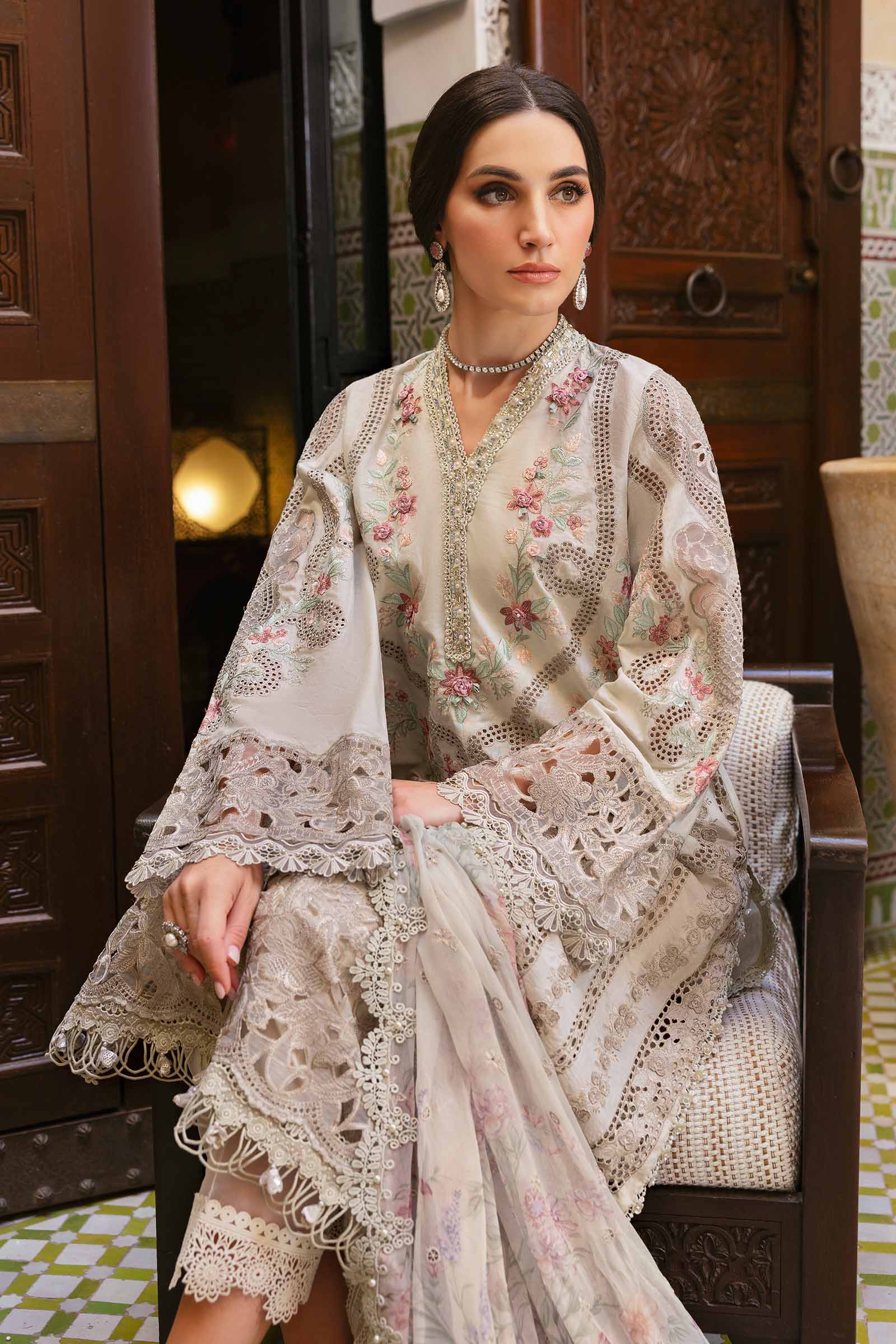3 Piece Unstitched Embroidered Lawn Suit | D-2514-B - Image 4