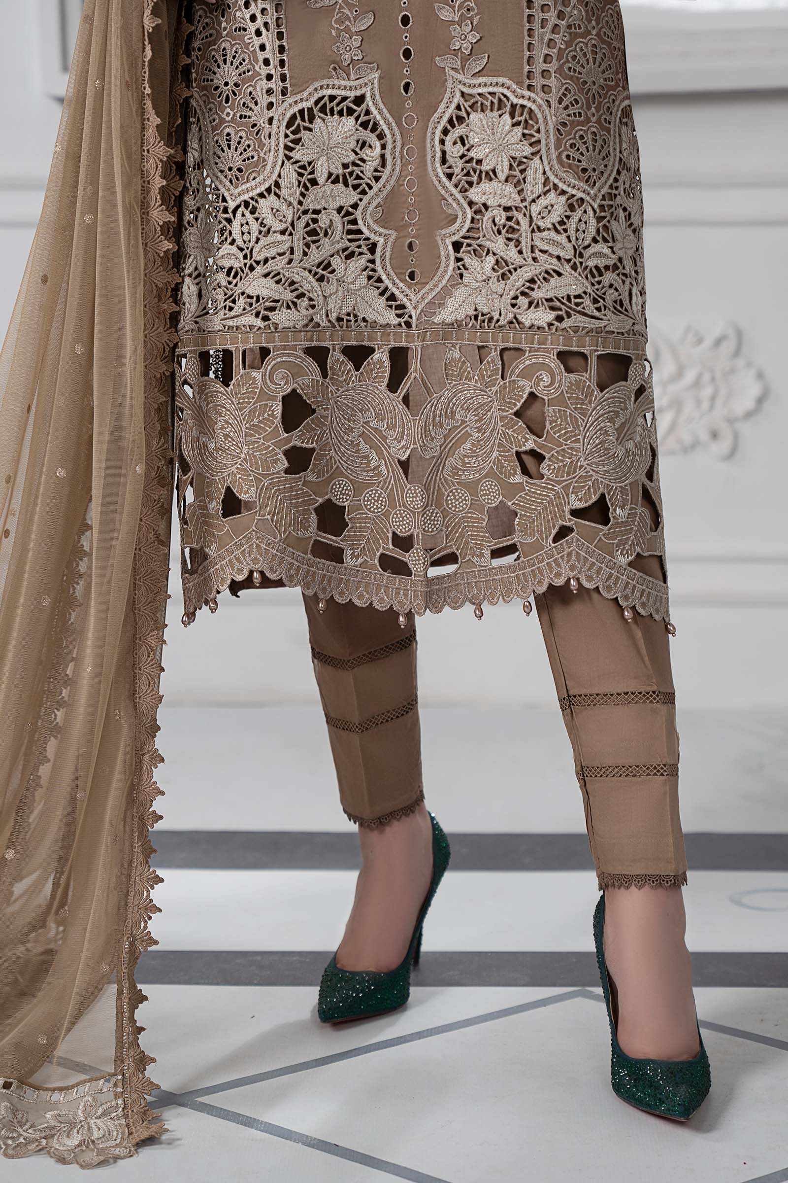 3 Piece Embroidered Lawn Suit | DS-2502-A - Image 6