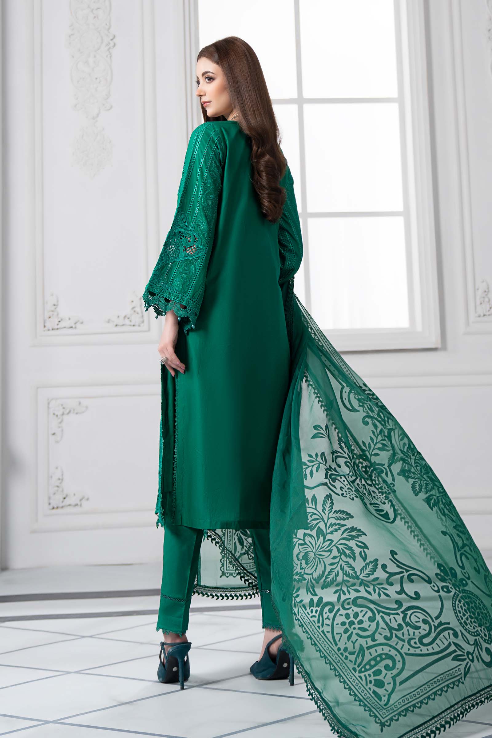 3 Piece Embroidered Lawn Suit | DS-2508-B - Image 8