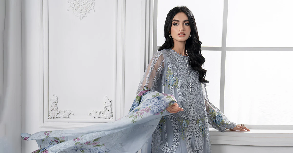 3 Piece Embroidered Organza Suit | DS-2509-B - Image 8