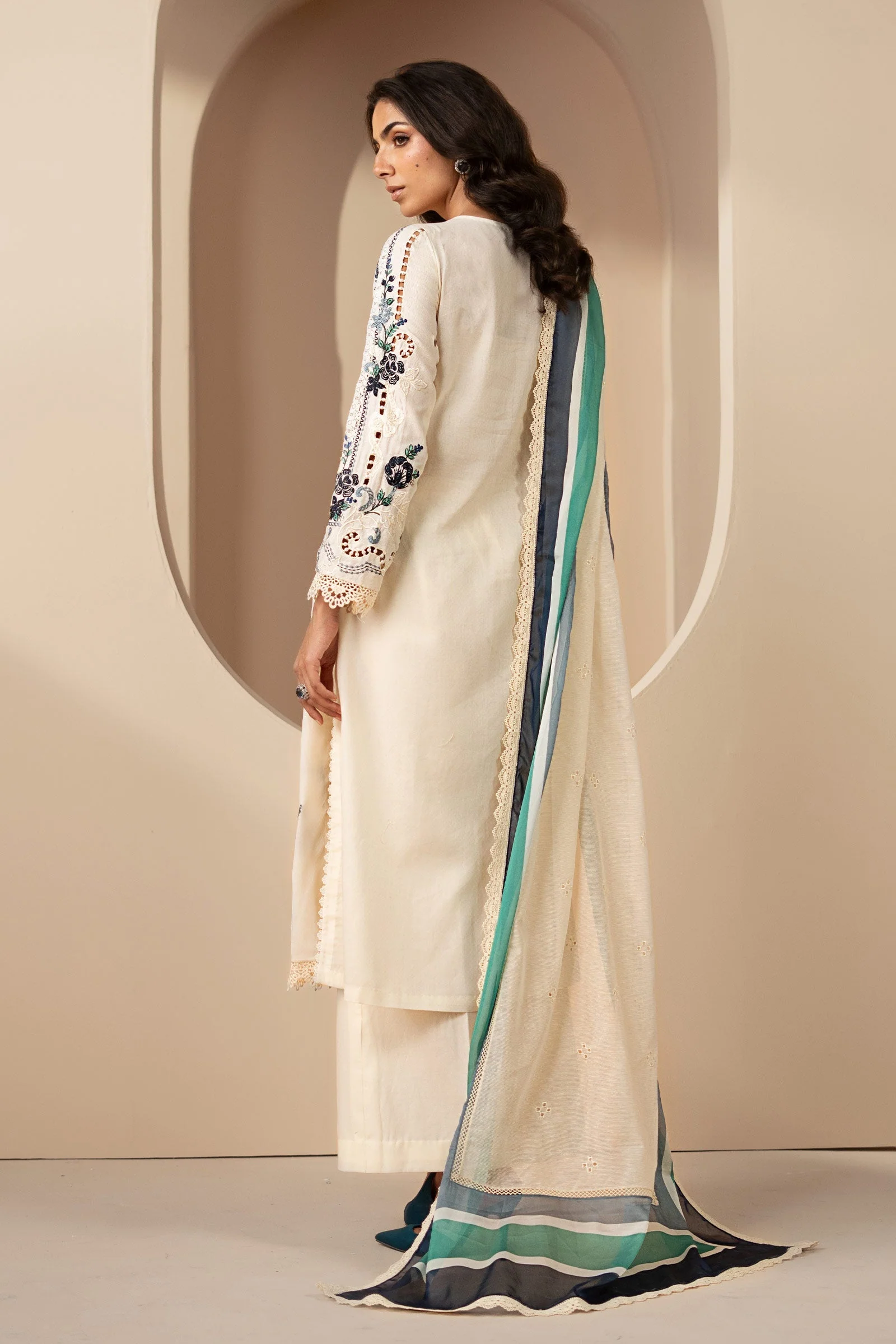3 Piece Embroidered Jacquard Lawn Suit - Image 4