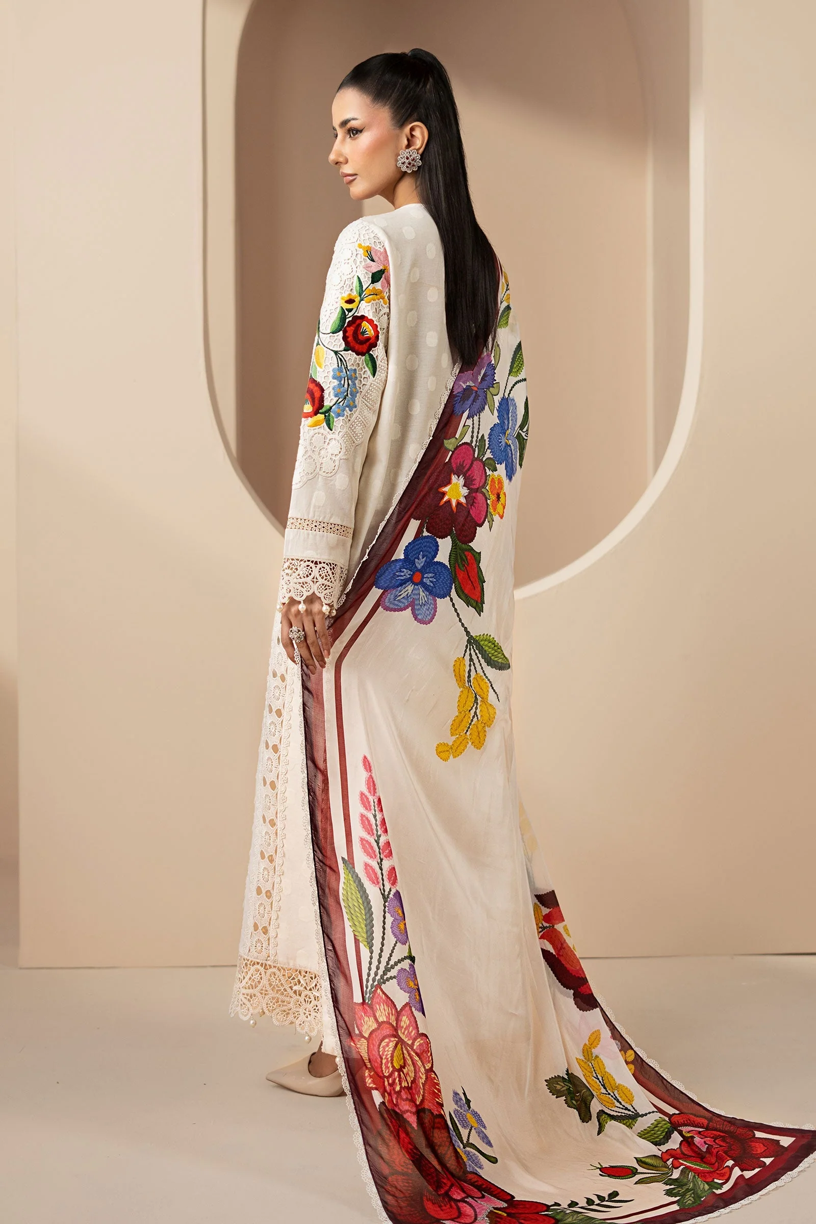 3 Piece Embroidered Jacquard Lawn Suit - Image 4
