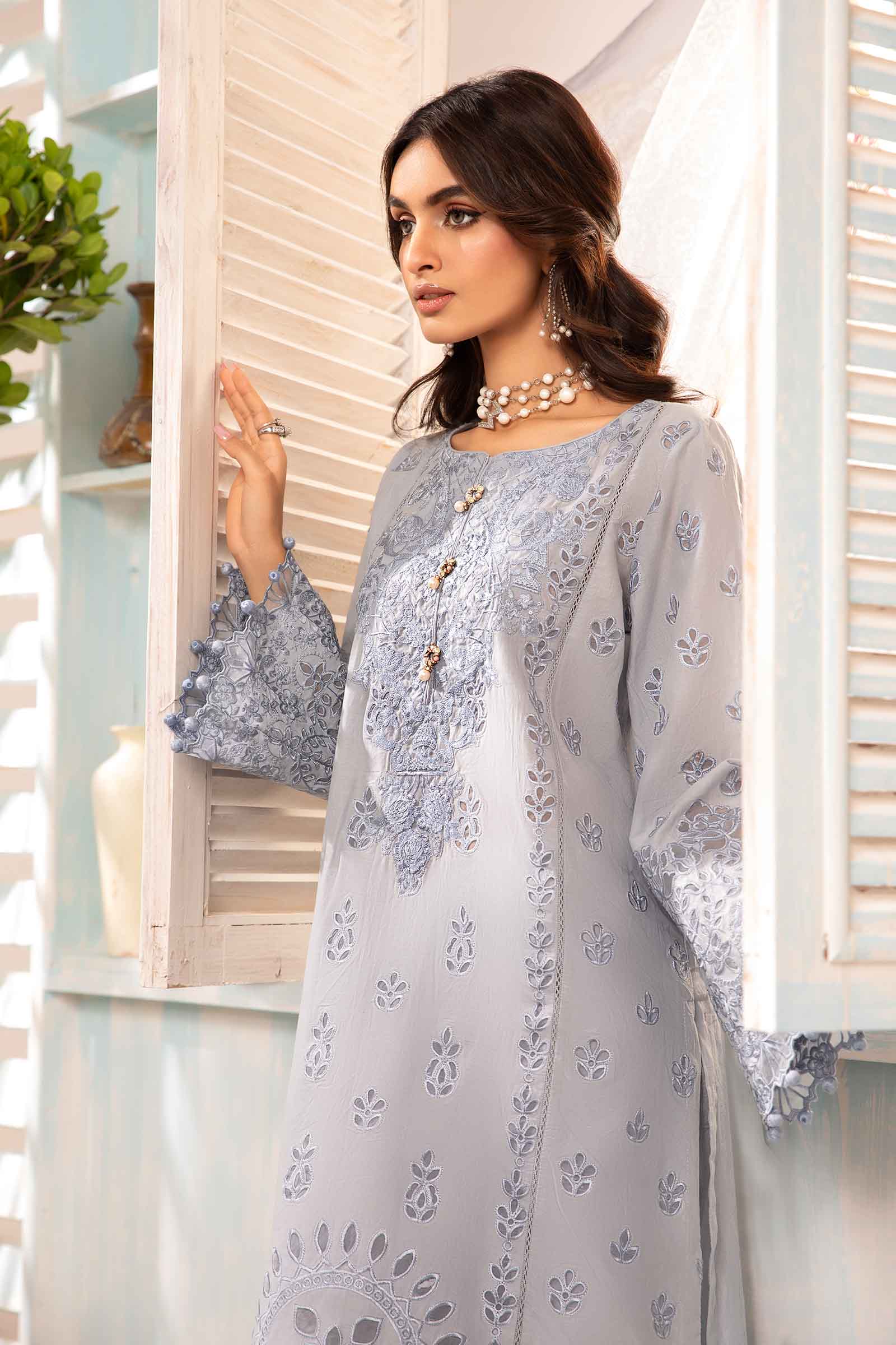 3 Piece Embroidered Lawn Suit - Image 3