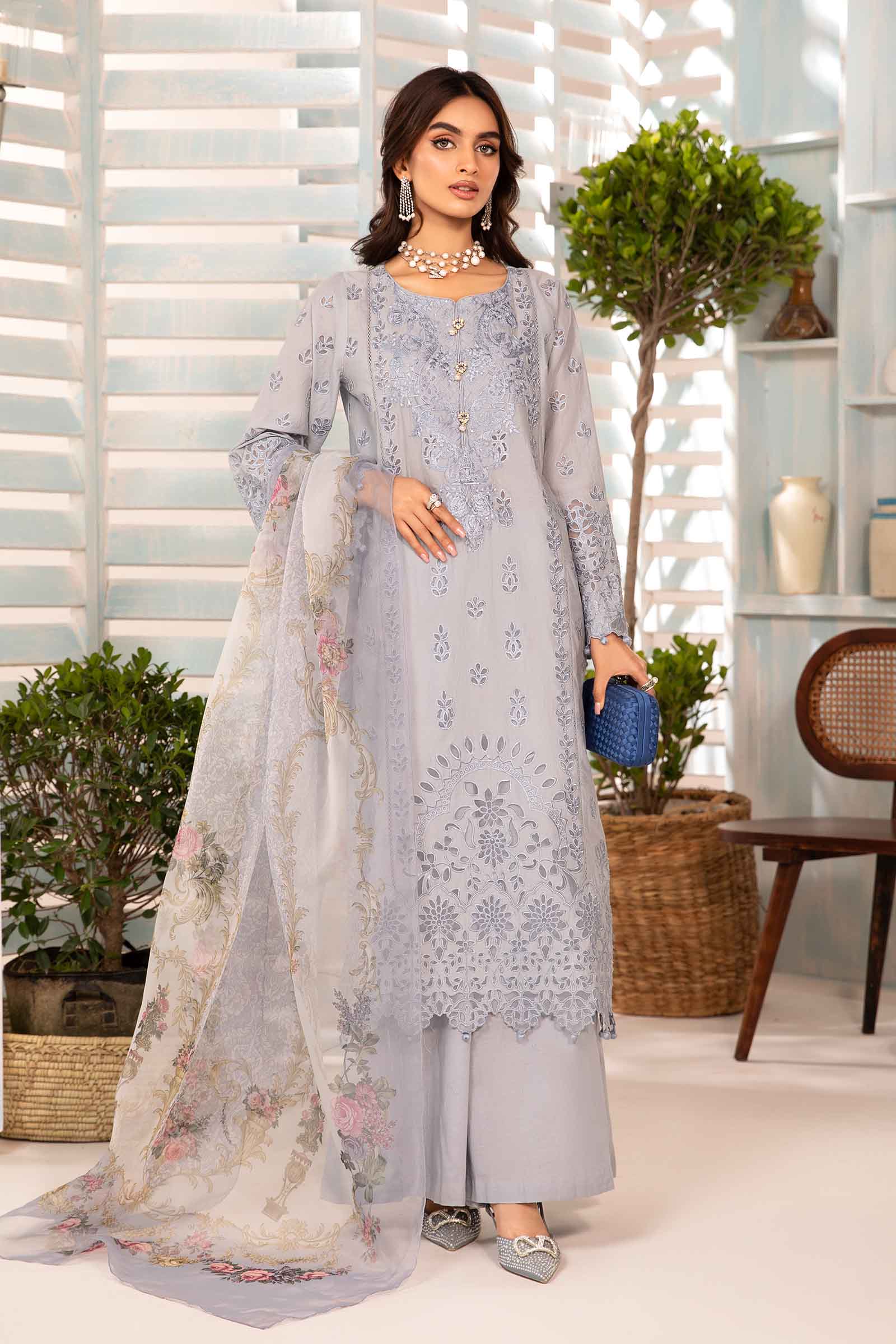 3 Piece Embroidered Lawn Suit - Image 4