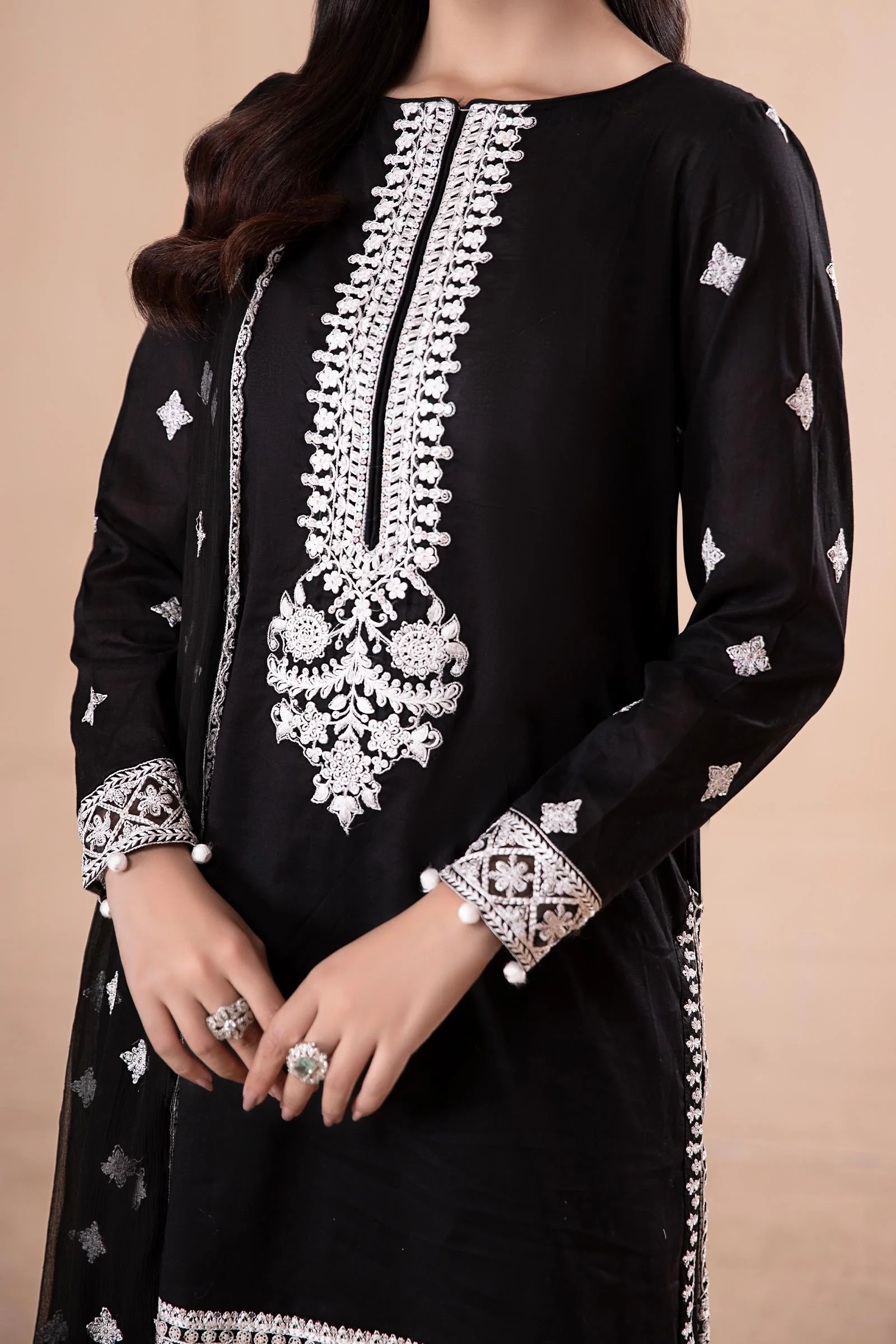 3 Piece Embroidered Lawn Suit - Image 2
