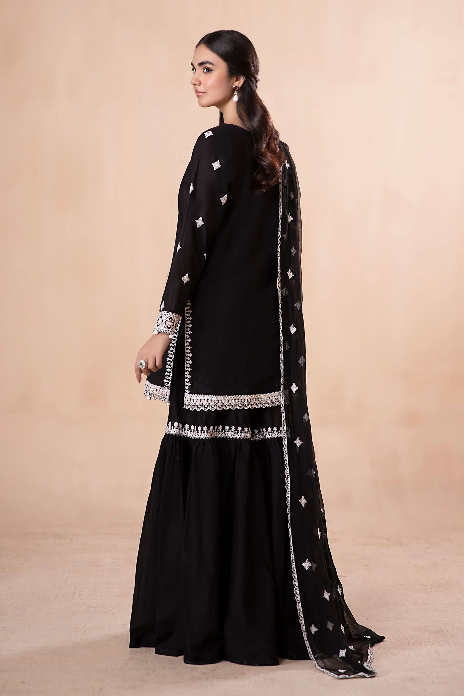 3 Piece Embroidered Lawn Suit - Image 6