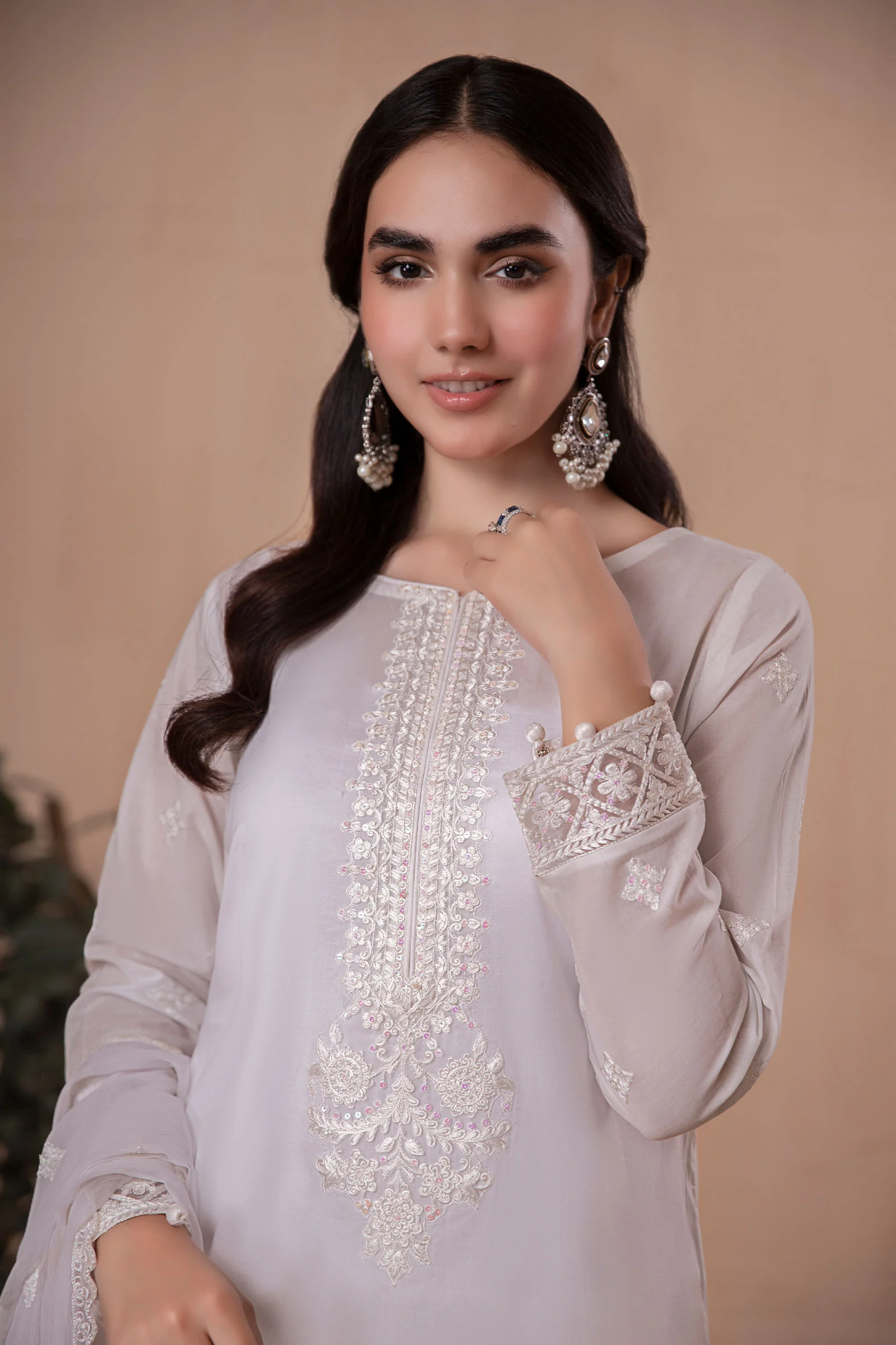 3 Piece Embroidered Lawn Suit - Image 2