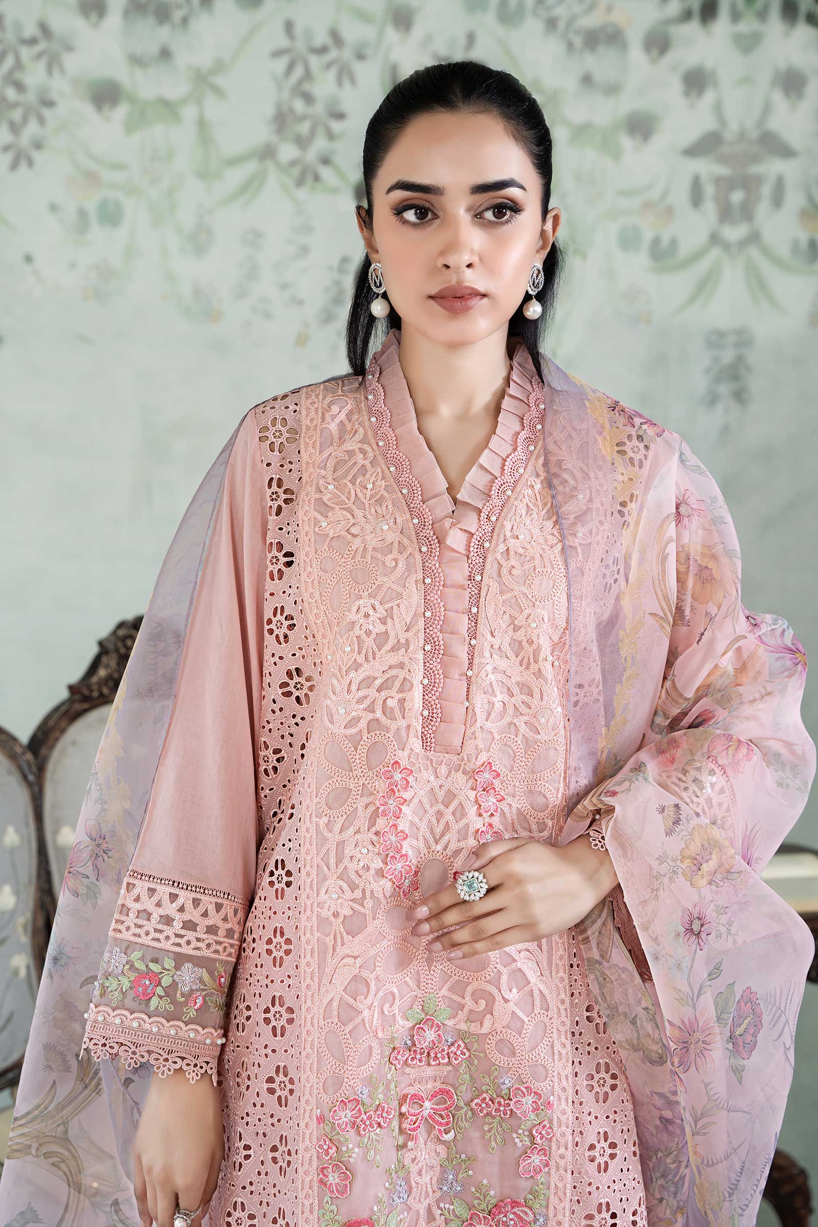 3 Piece Embroidered Lawn Suit - Image 2