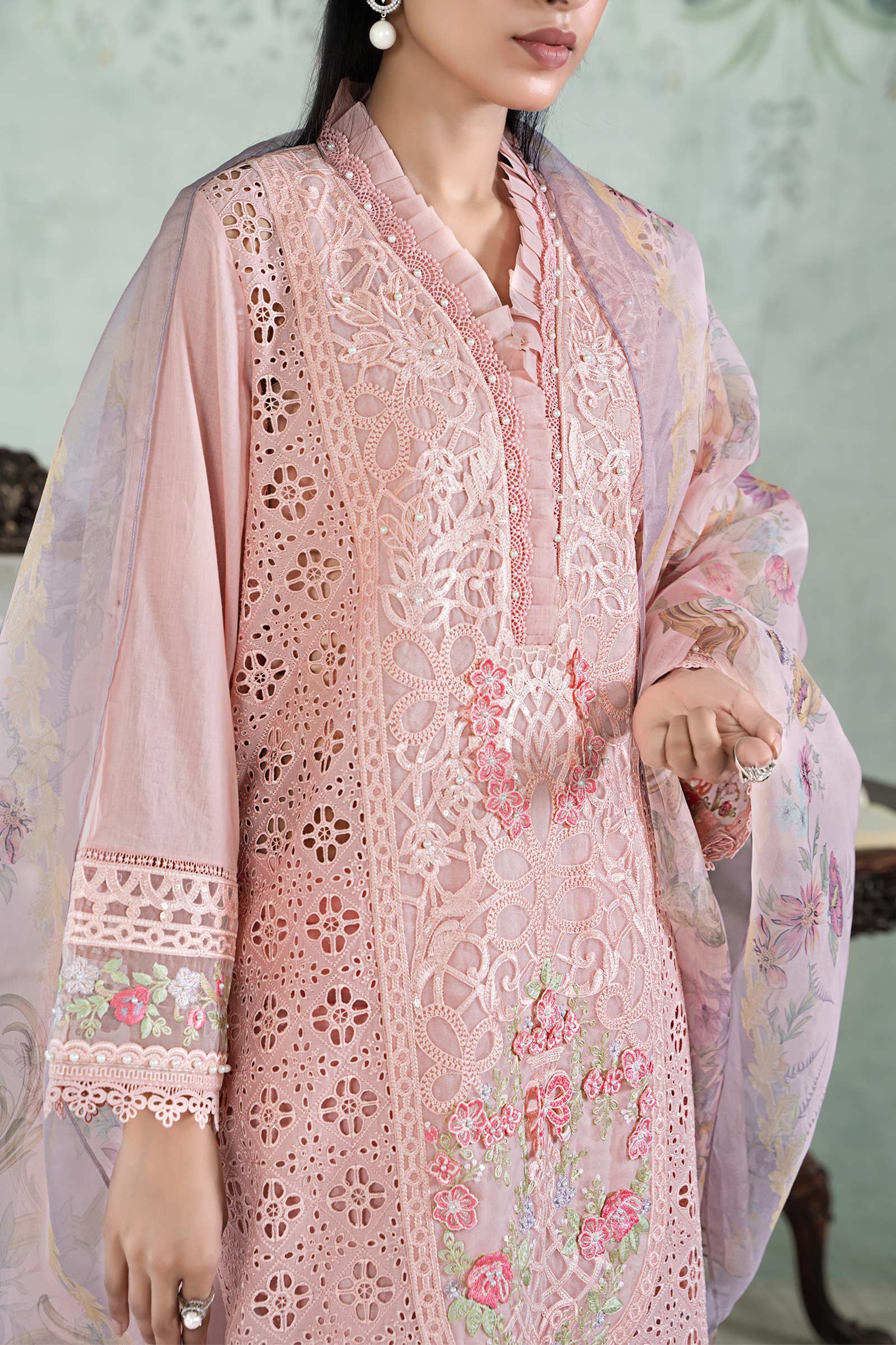 3 Piece Embroidered Lawn Suit - Image 3