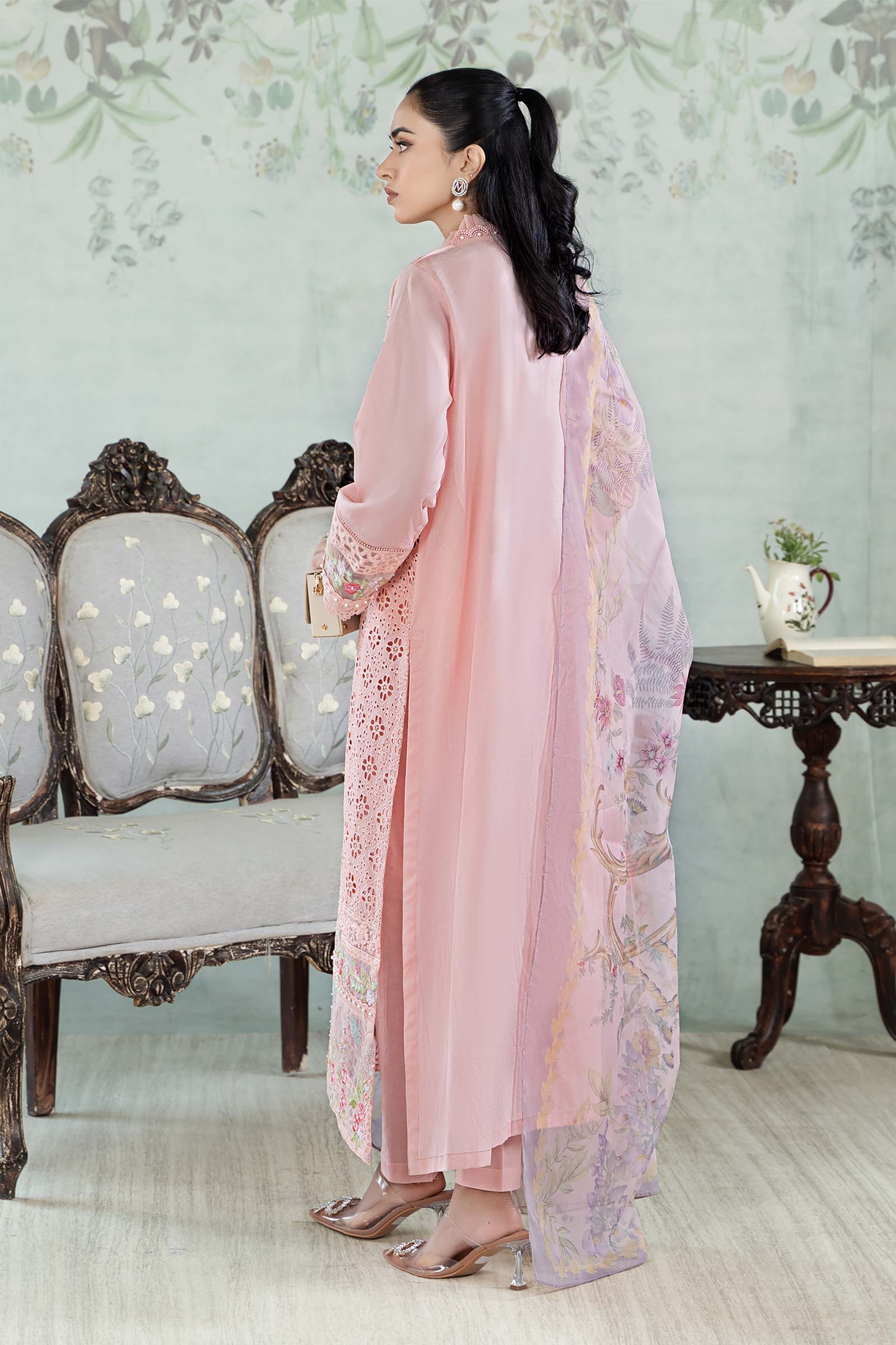 3 Piece Embroidered Lawn Suit - Image 7
