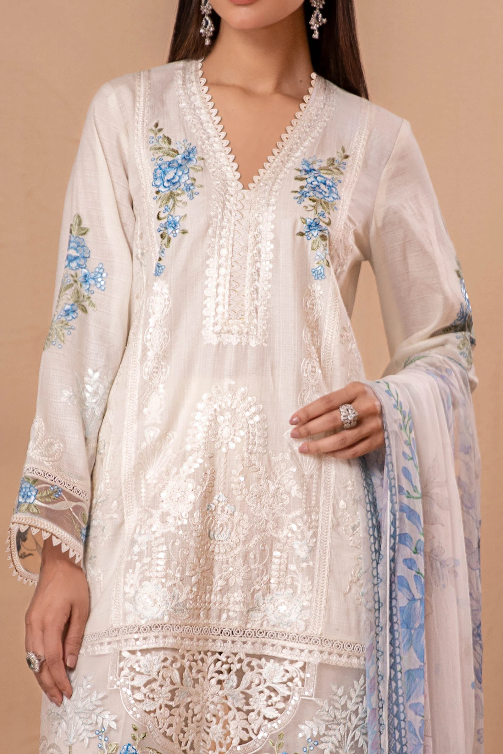 3 Piece Embroidered Lawn Suit - Image 5