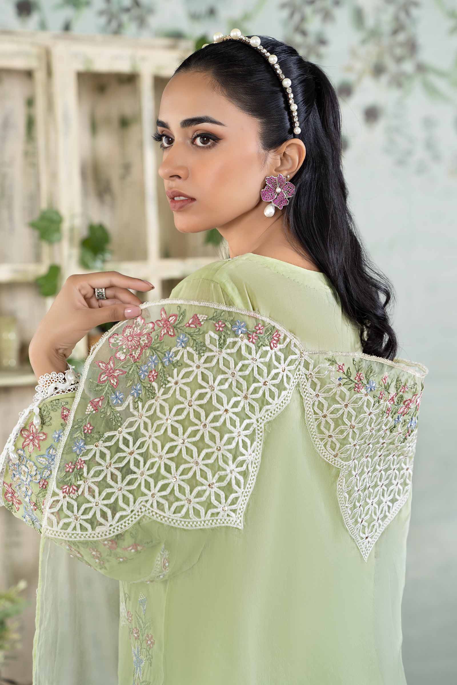 3 Piece Embroidered Lawn Suit - Image 2