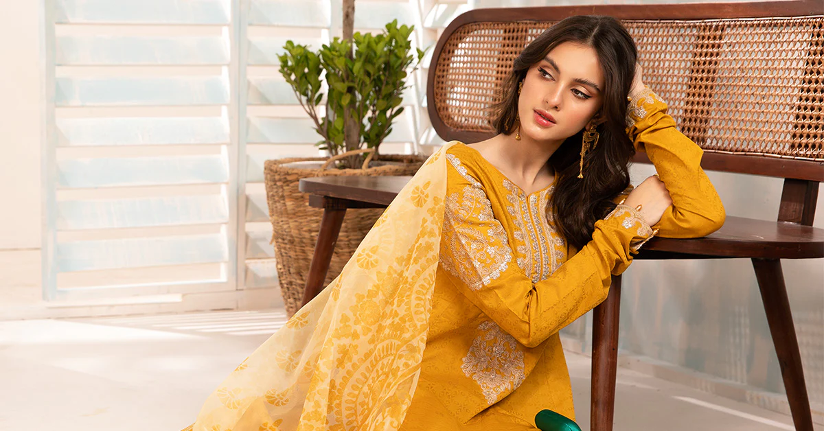 3 Piece Dyed Jacquard Lawn Suit - Image 6