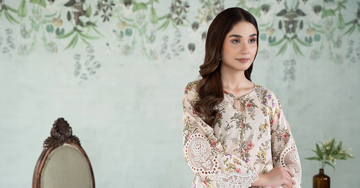 3 Piece Printed Lawn Suit - Image 10