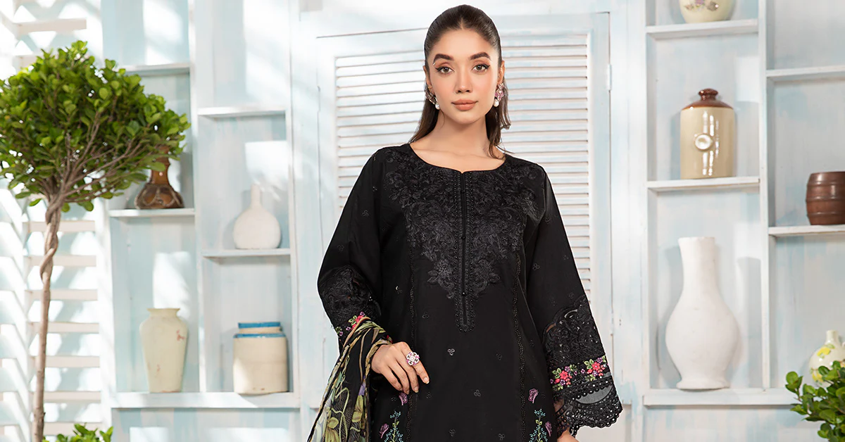 3 Piece Embroidered Lawn Suit - Image 6