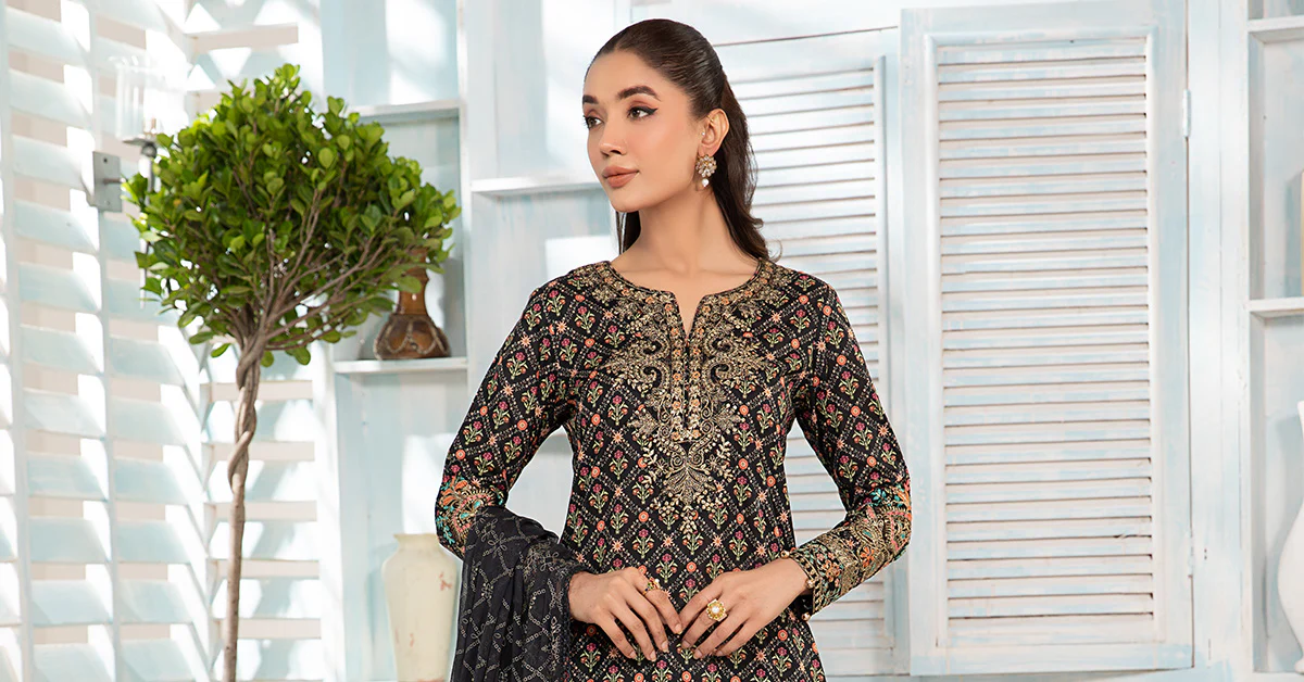3 Piece Printed Lawn Suit - Image 7