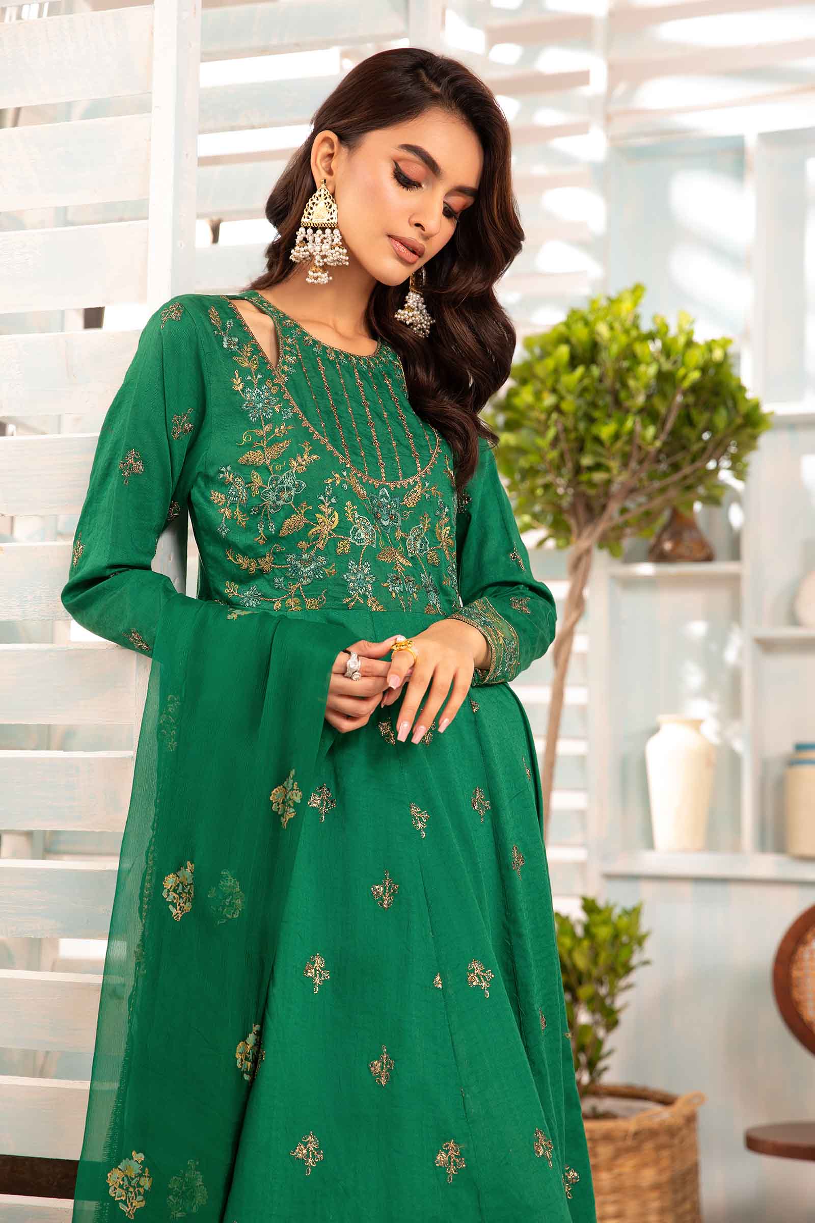 3 Piece Embroidered Jacquard Lawn Suit - Image 2