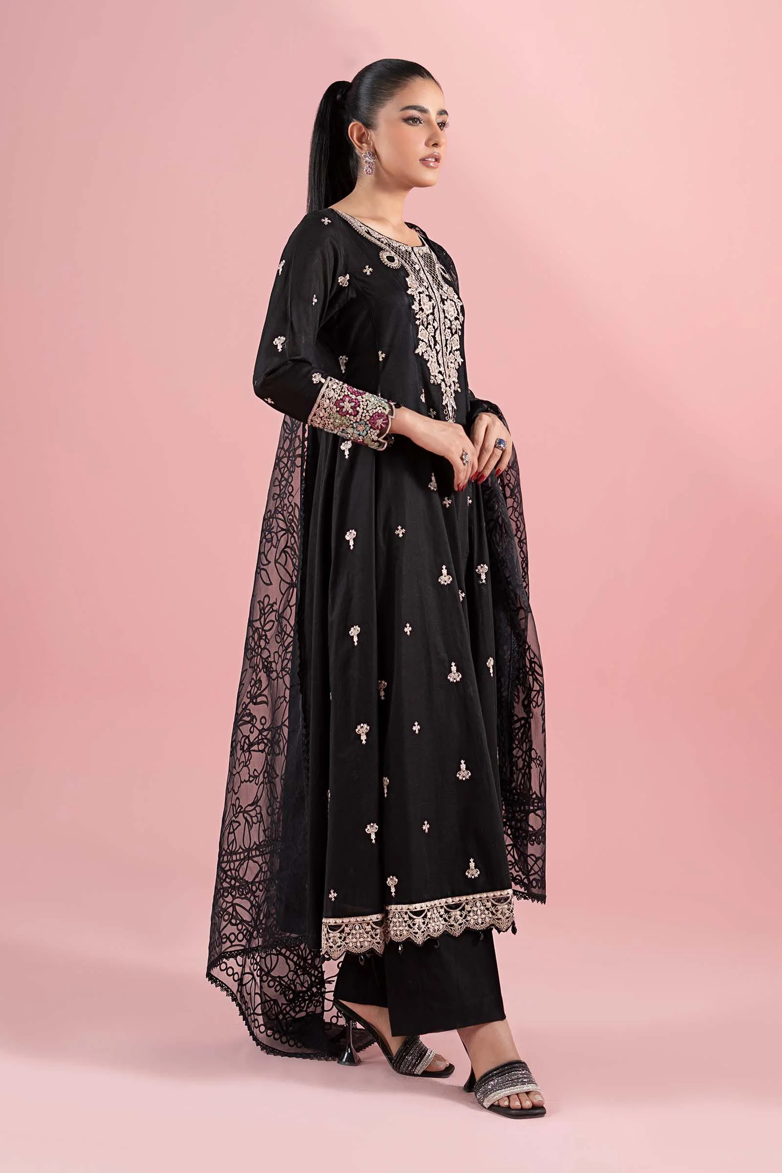 3 Piece Embroidered Lawn Suit - Image 6