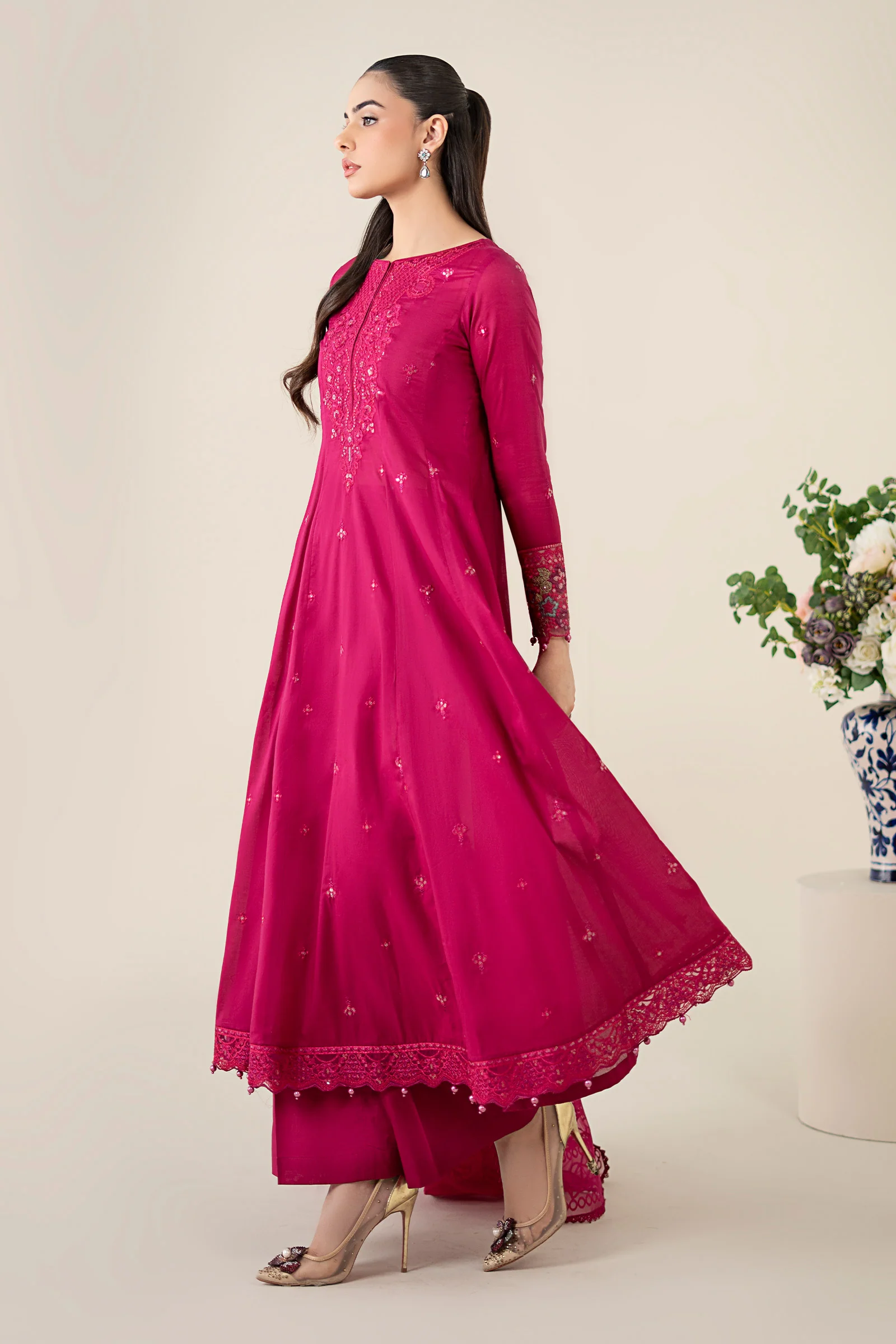 3 Piece Embroidered Lawn Suit - Image 5