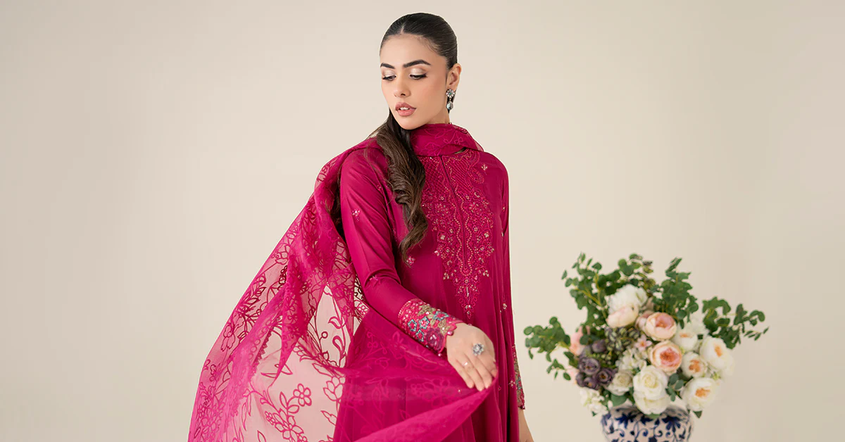 3 Piece Embroidered Lawn Suit - Image 7