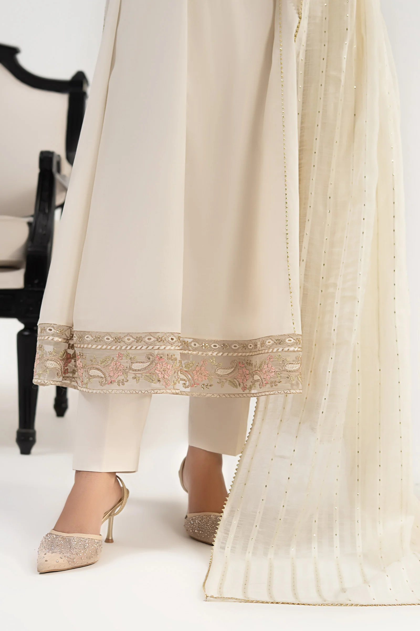 3 Piece Embroidered Dobby Lawn Suit - Image 7