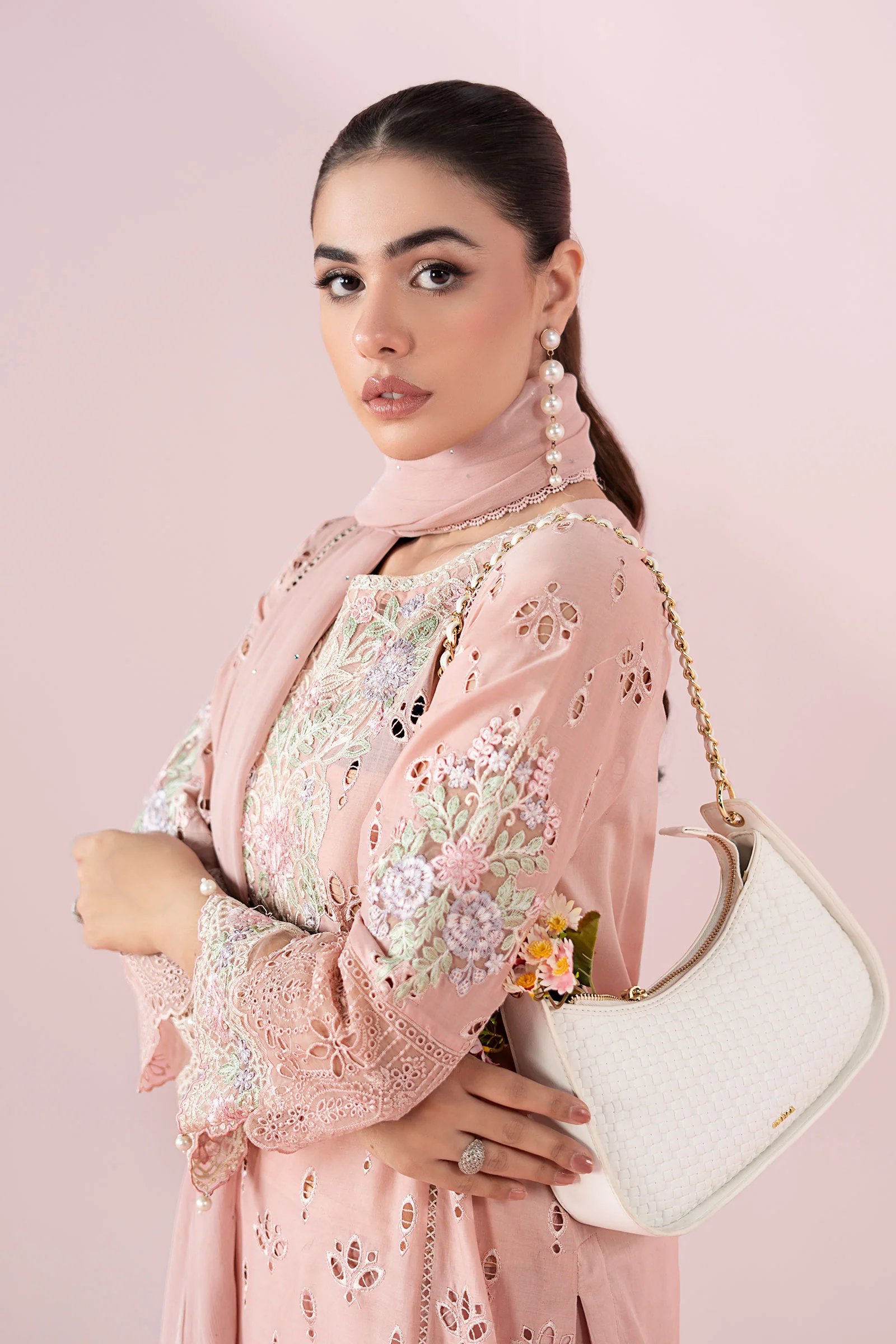 3 Piece Embroidered Lawn Suit - Image 3