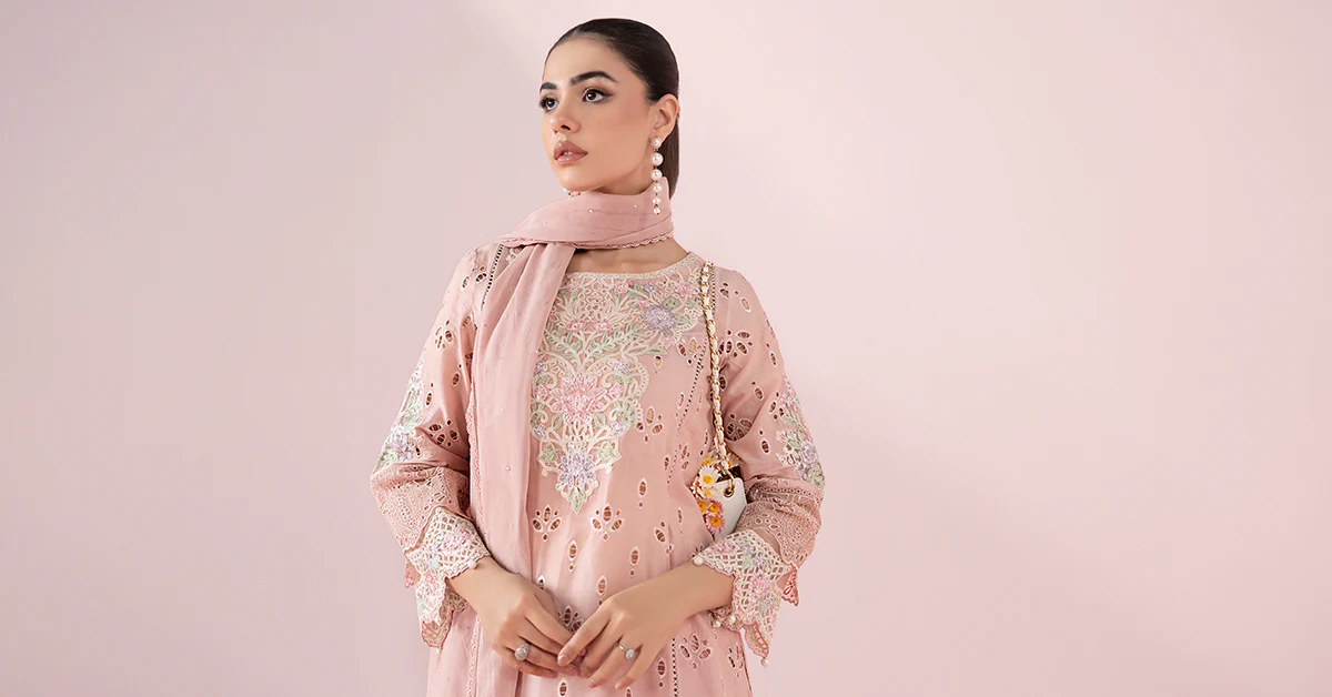 3 Piece Embroidered Lawn Suit - Image 8