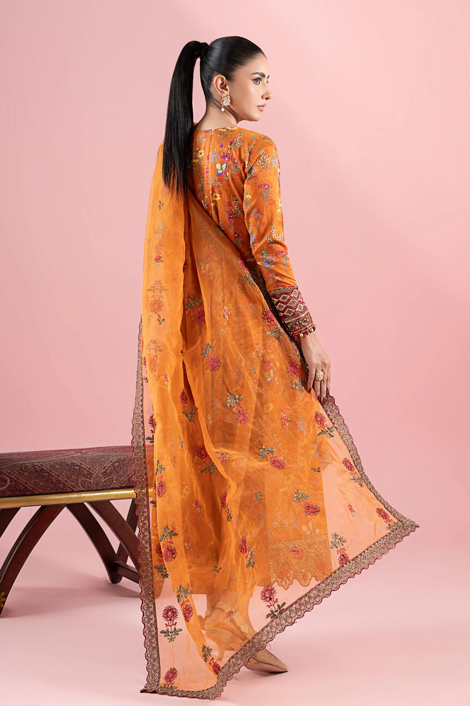3 Piece Embroidered Lawn Suit - Image 7