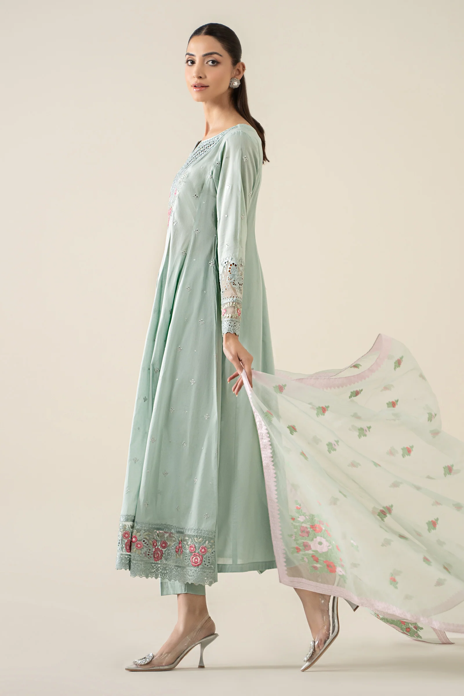 3 Piece Embroidered Lawn Suit - Image 4
