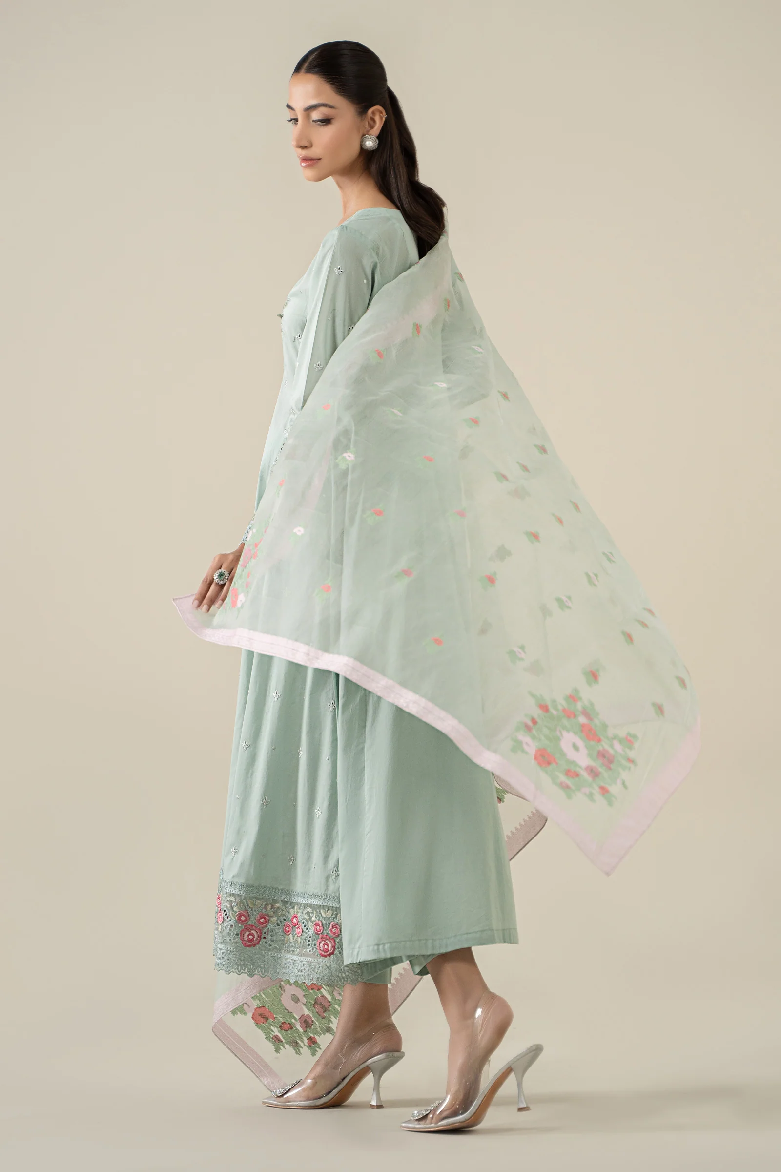 3 Piece Embroidered Lawn Suit - Image 5