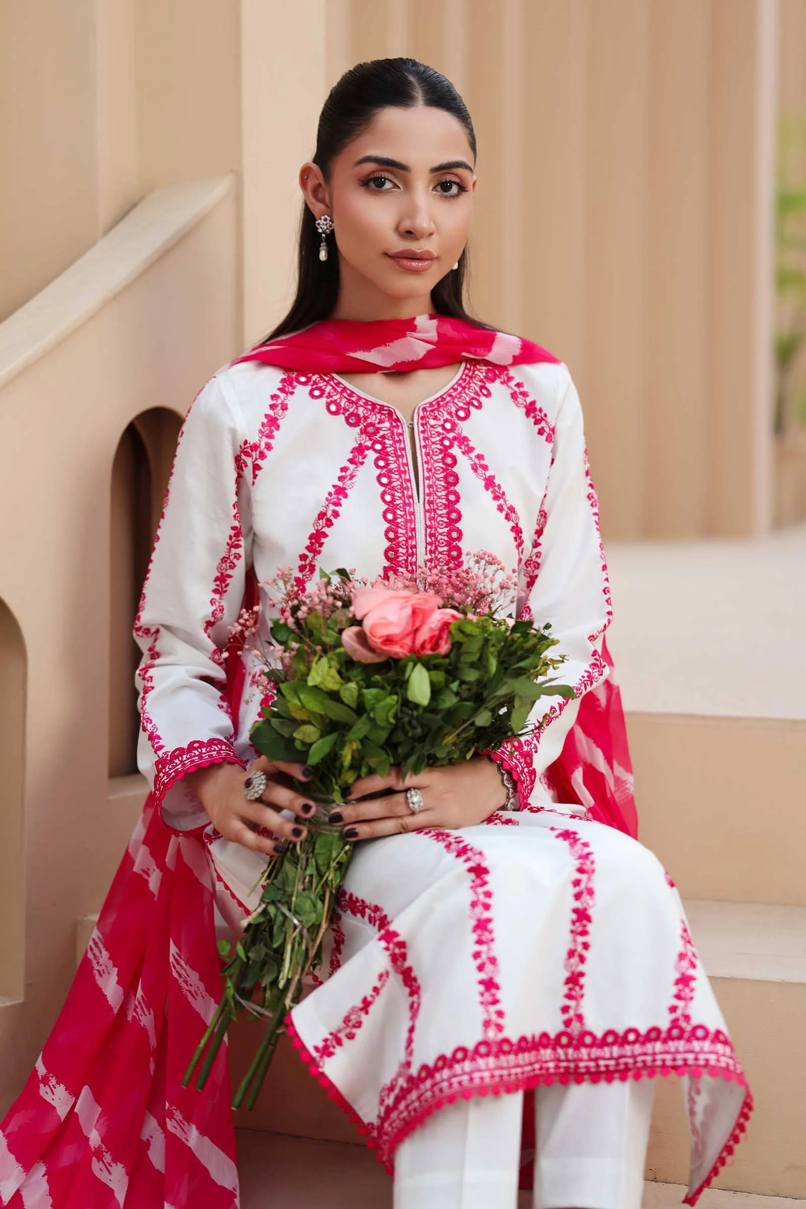 3 Piece Embroidered Lawn Suit - Image 2