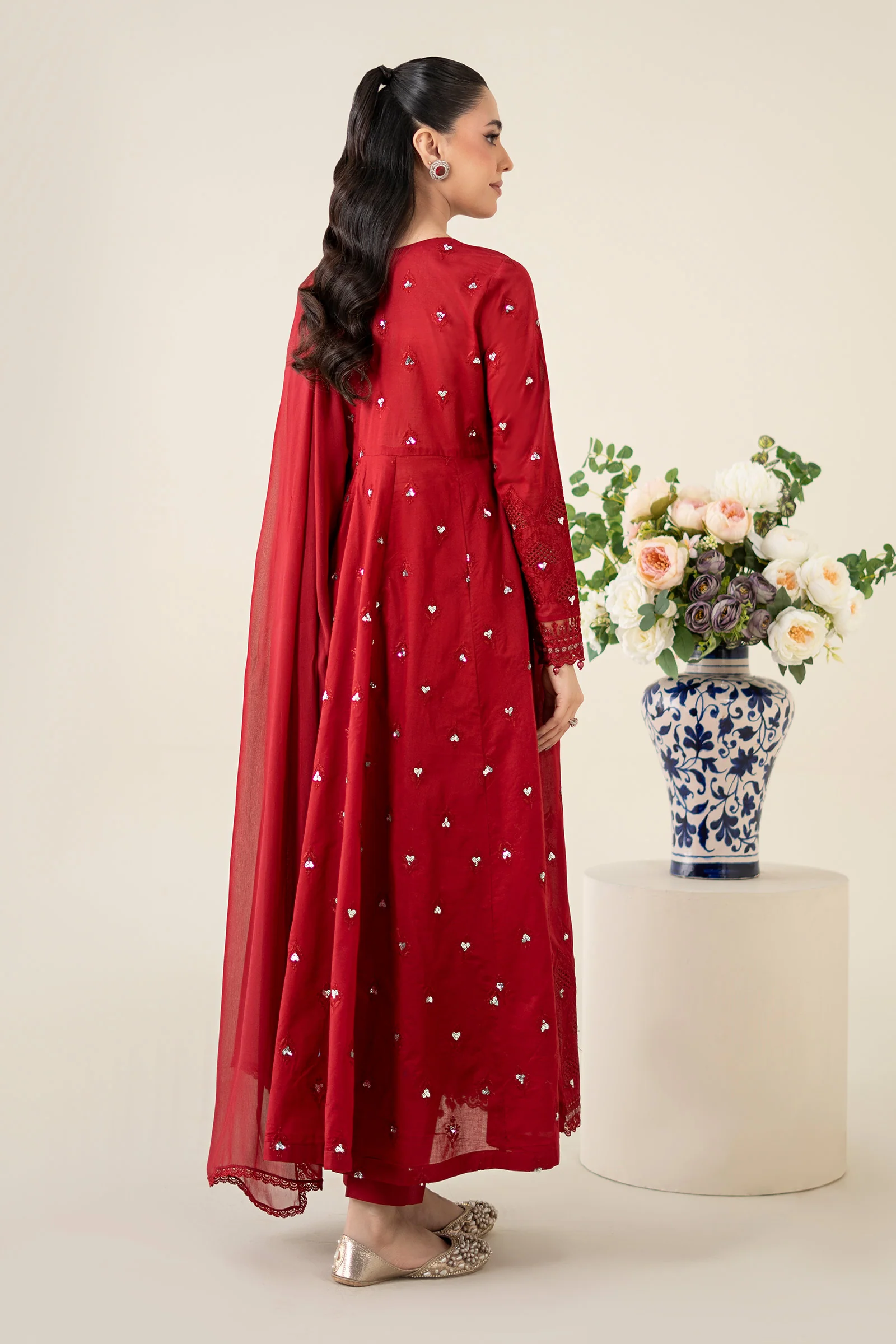 3 Piece Embroidered Lawn Suit - Image 8