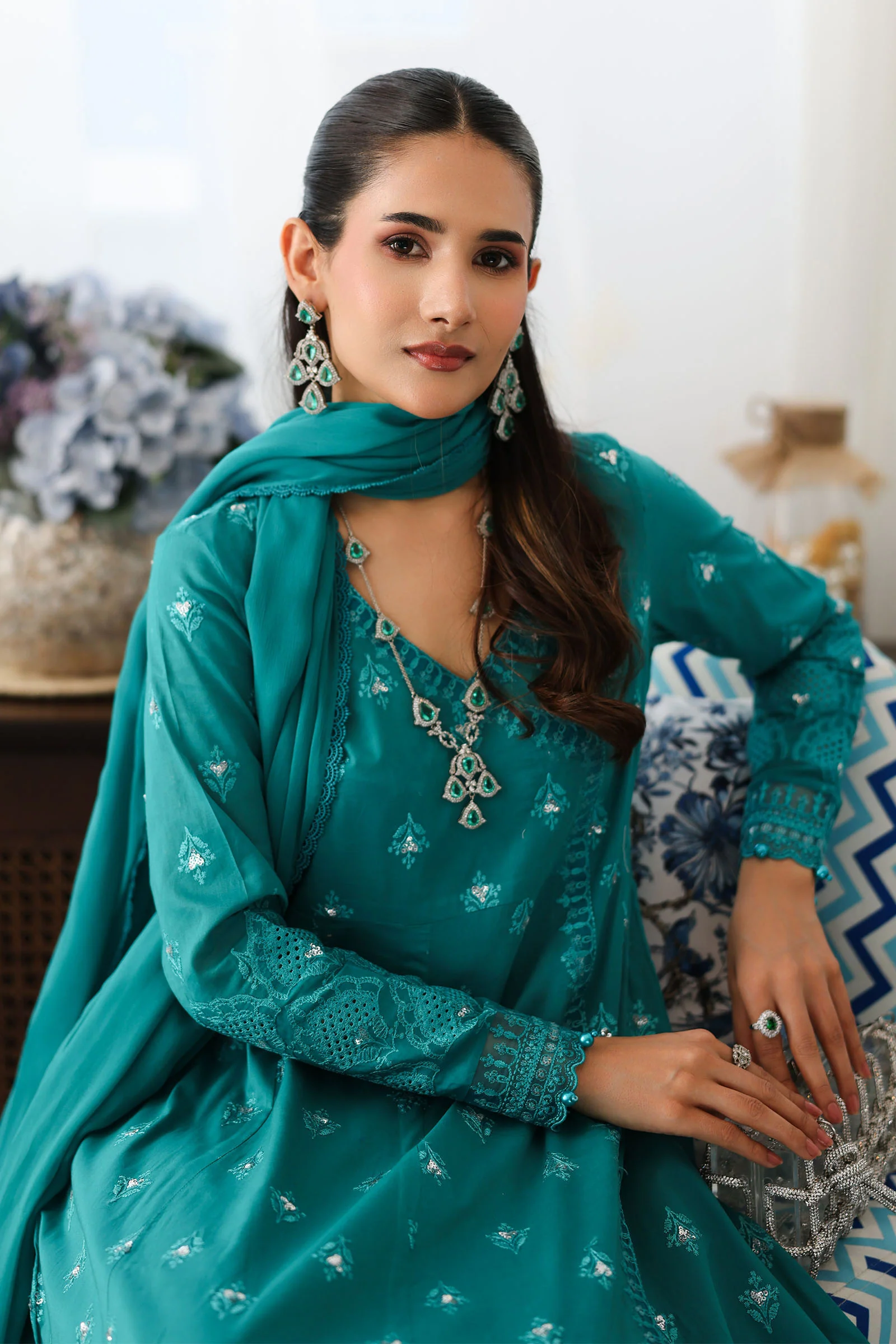 3 Piece Embroidered Lawn Suit - Image 4