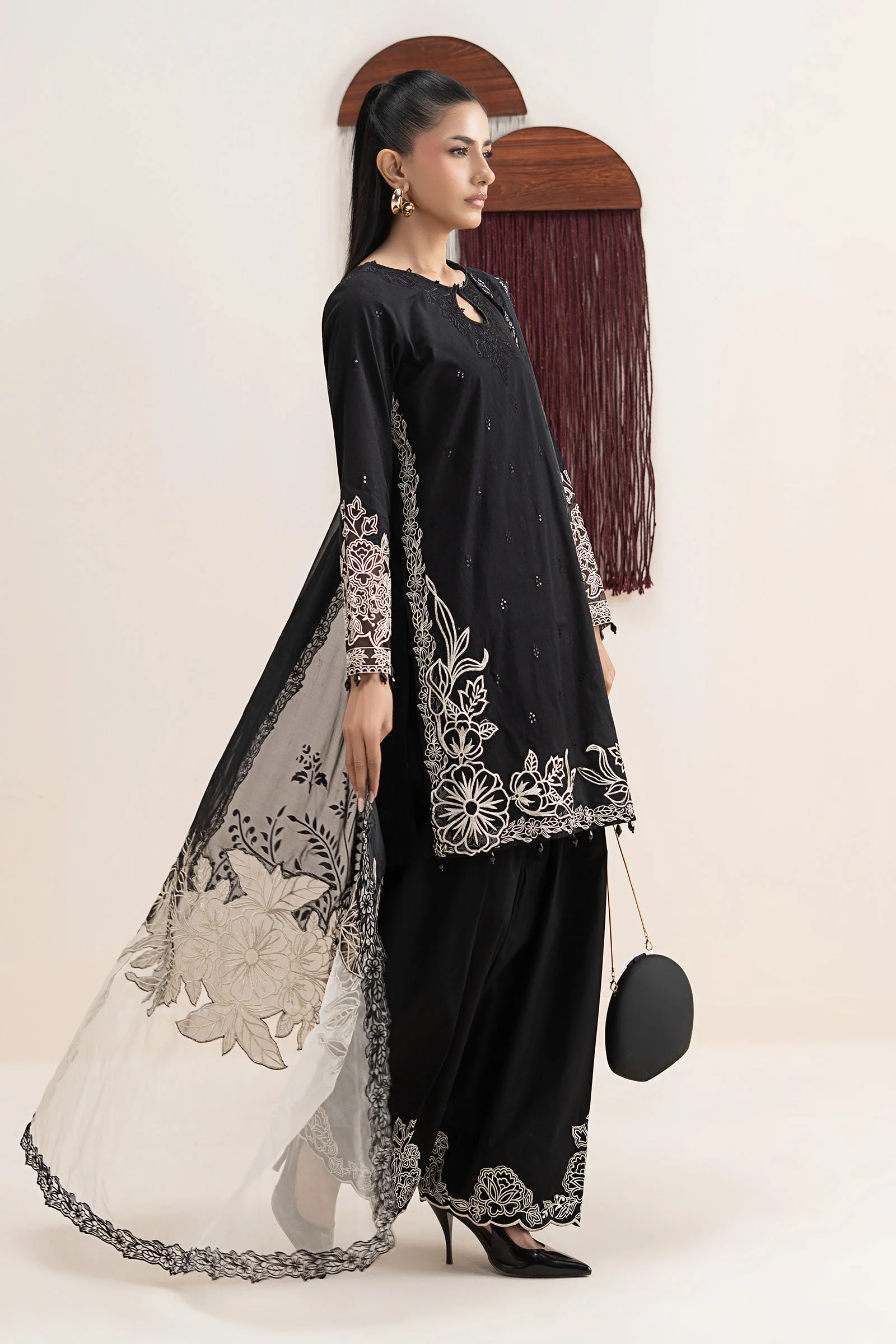 3 Piece Embroidered Dobby Lawn Suit - Image 4