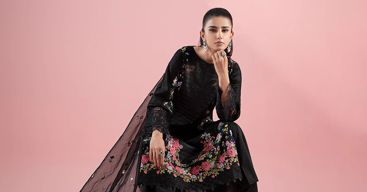 3 Piece Embroidered Lawn Suit - Image 9