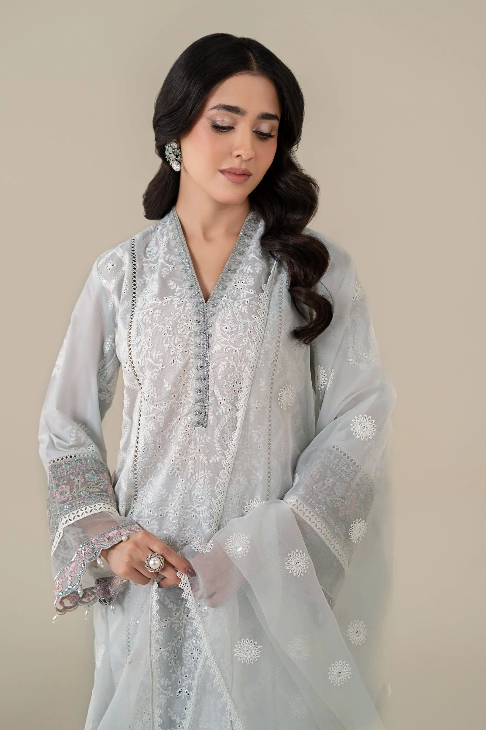 3 Piece Embroidered Lawn Suit - Image 3