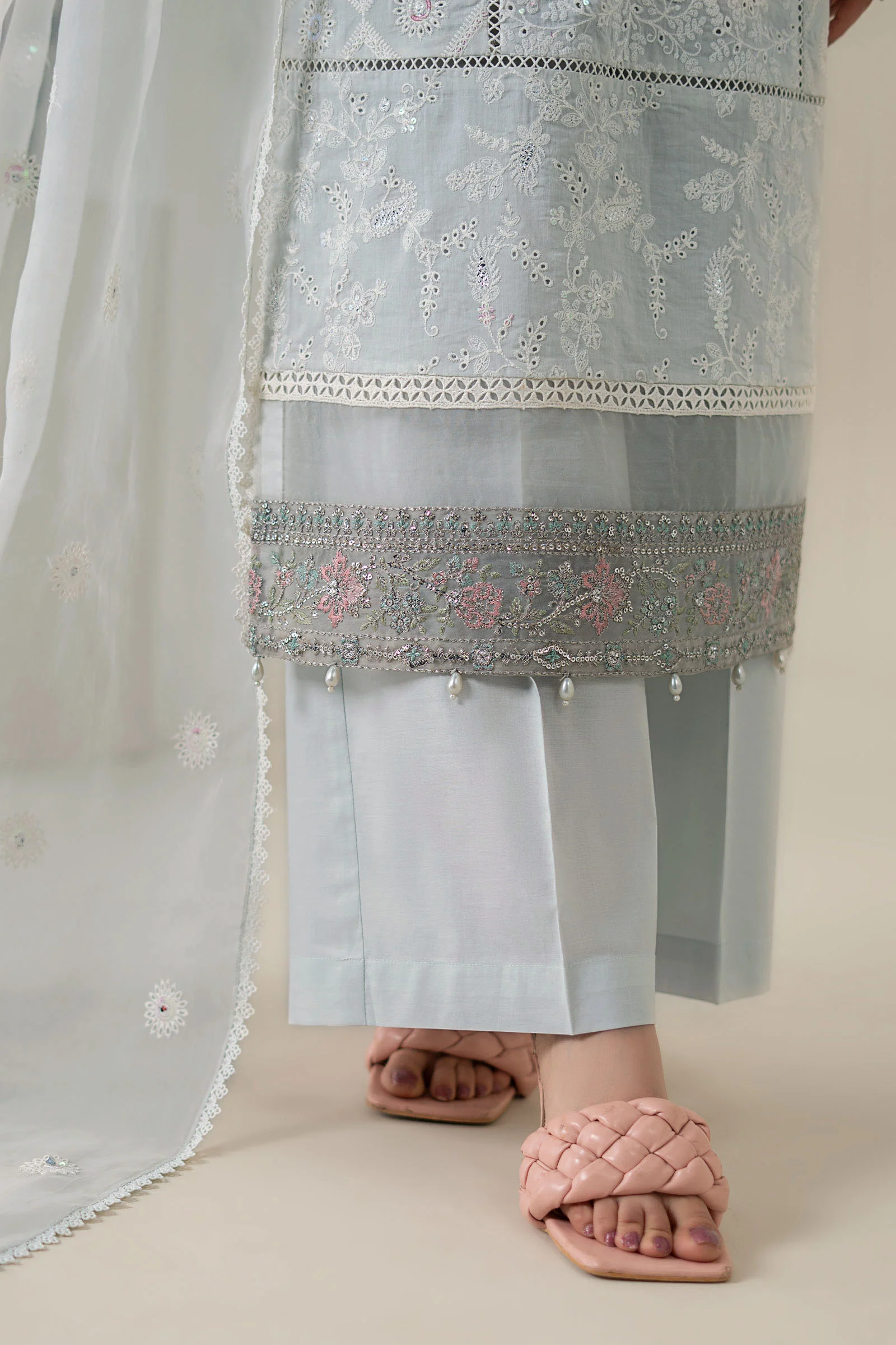 3 Piece Embroidered Lawn Suit - Image 5