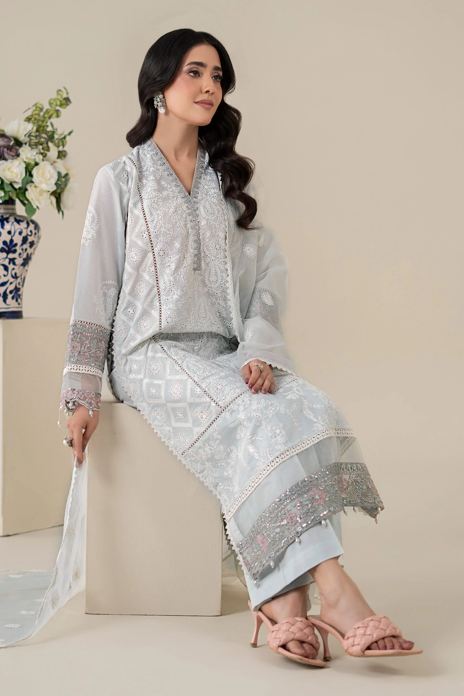 3 Piece Embroidered Lawn Suit - Image 6