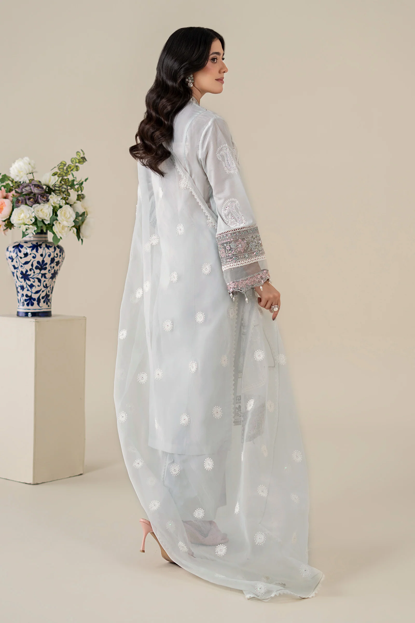 3 Piece Embroidered Lawn Suit - Image 8