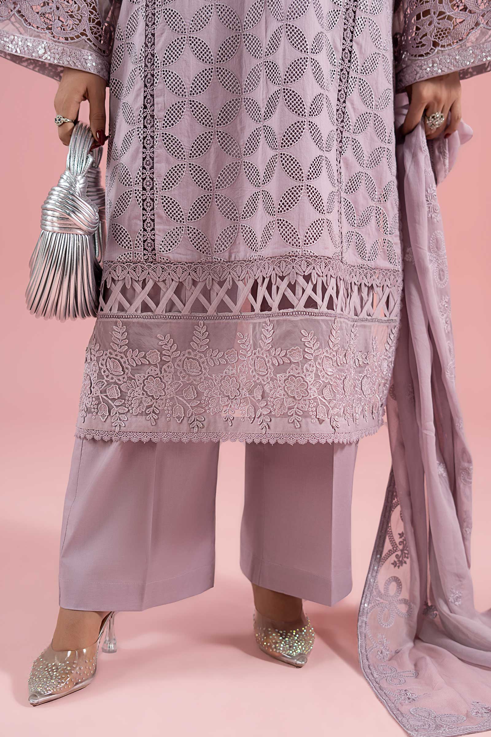3 Piece Embroidered Lawn Suit - Image 5
