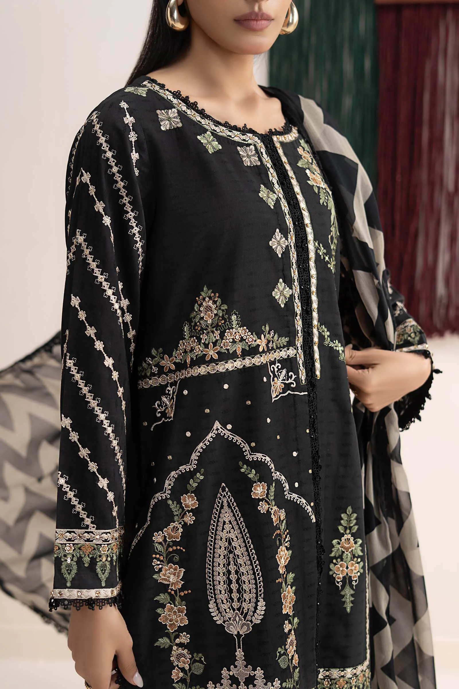 3 Piece Embroidered Dobby Lawn Suit - Image 4