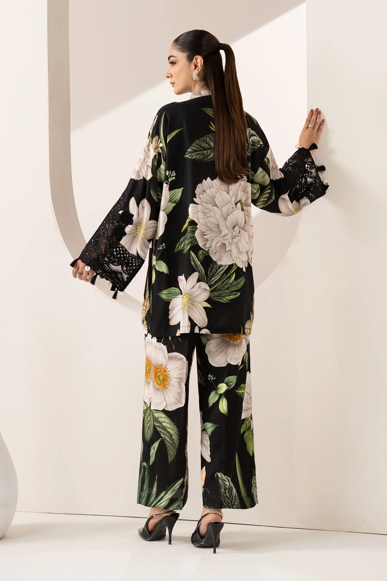2 Piece Embroidered Arabic Lawn Suit - Image 7