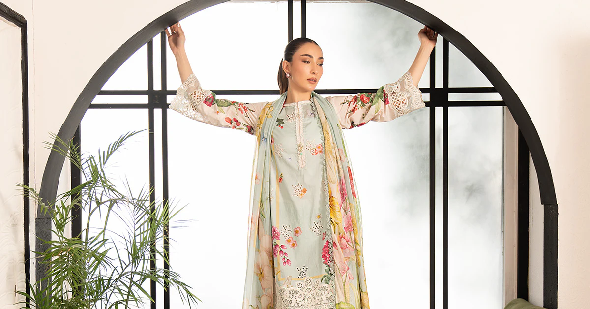3 Piece Embroidered Lawn Suit - Image 11