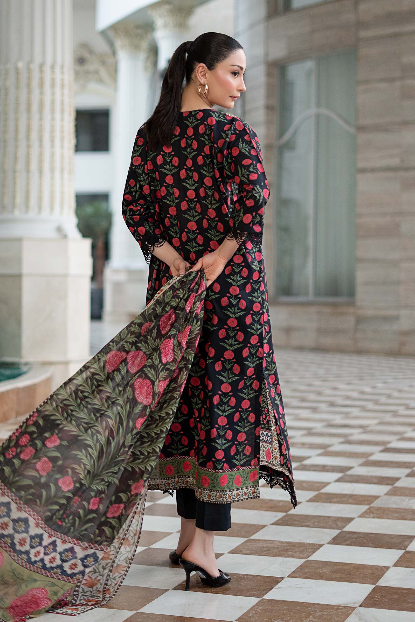 3 Piece Embroidered Lawn Suit - Image 6